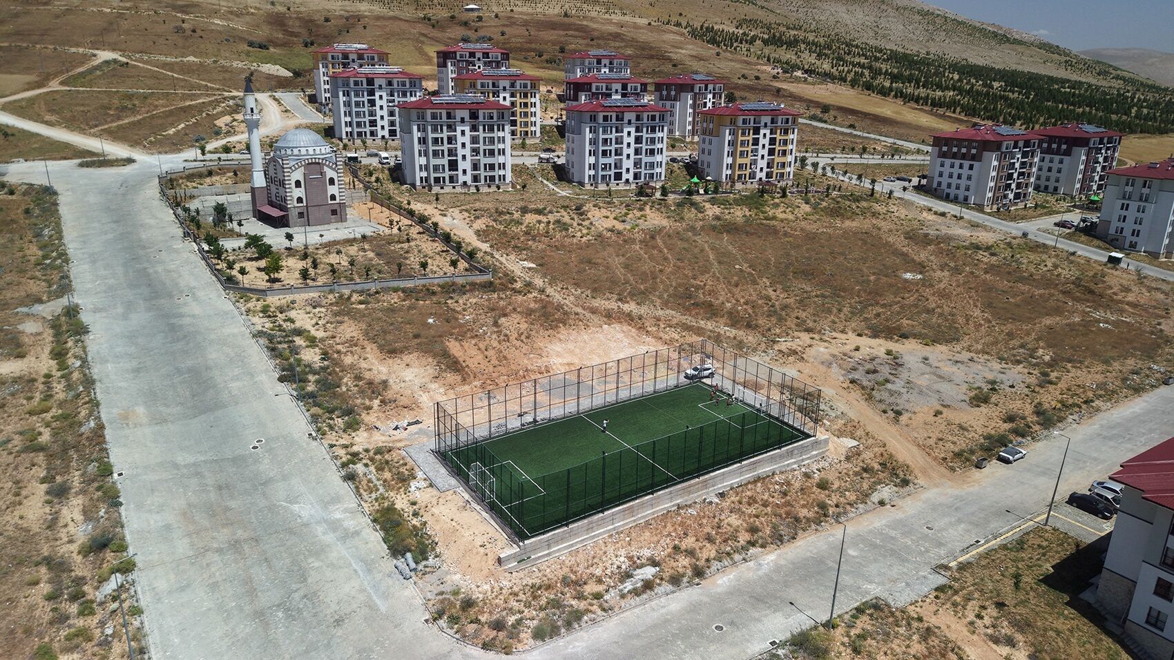 Büyükşehir’den Afşin’e 3 Yeni Halı Saha (12)