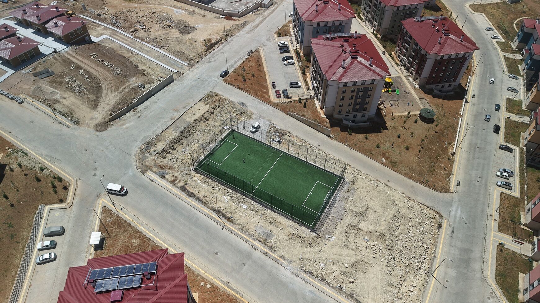 Büyükşehir’den Afşin’e 3 Yeni Halı Saha (13)