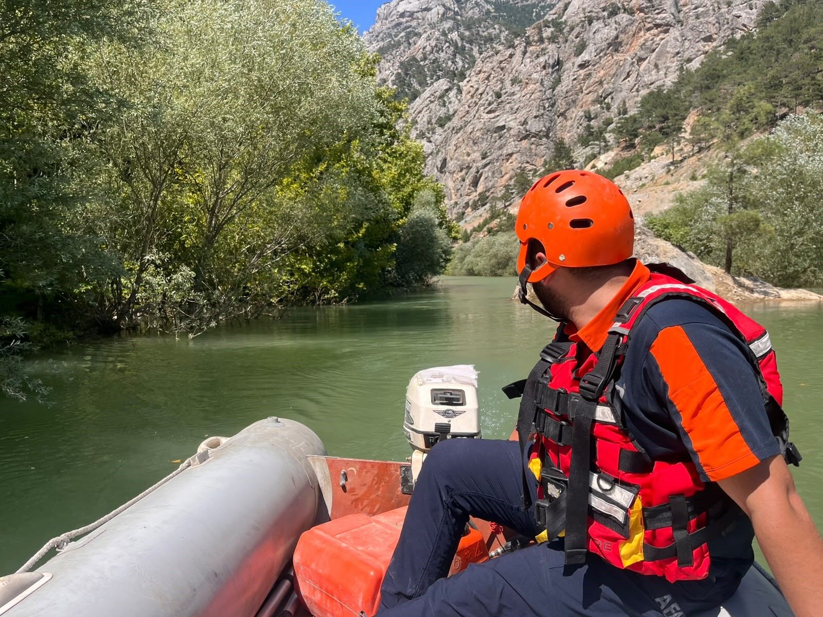 Ceyhan Nehri'nde Kaybolan Kişinin Cansız Bedenine Ulaşıldı (4)