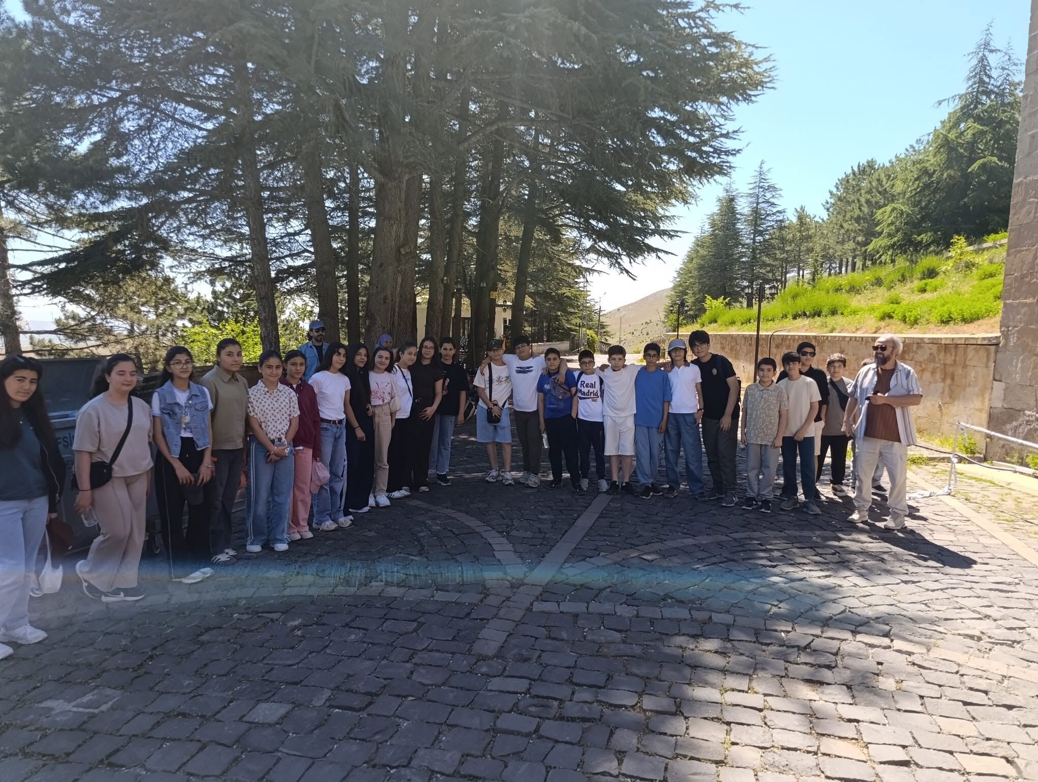 Elbistanlı Öğrencilerden Ziyaret Eshab I Kehf’i Yerinde Tanıdılar (1)