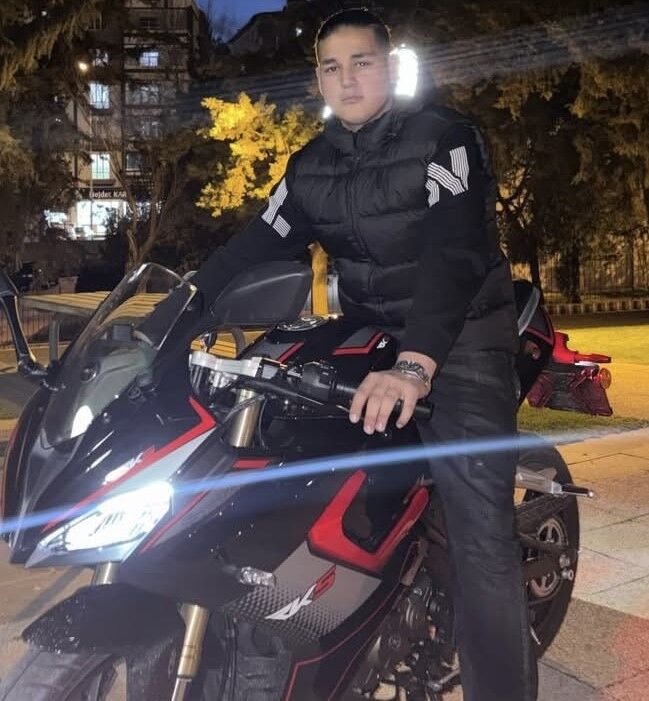 Karne Günü Bıçaklanan 10'Uncu Sınıf Öğrencisi Hayatını Kaybetti (2)