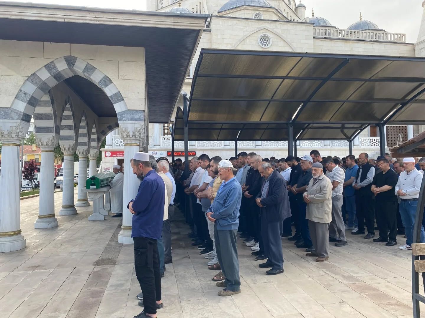 Kaymakam Sarıdoğan, Şehit Babası Hacı Kara’nın Cenazesine Katıldı3