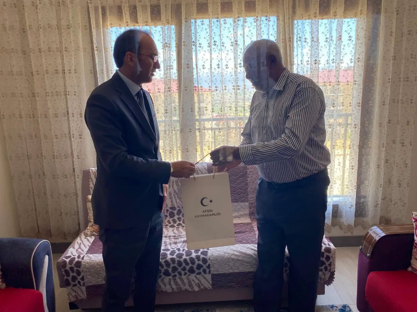 Kaymakam Sarıdoğan’dan Babalar Günü’nde Şehit Ailesi Ve Gazilere Anlamlı Ziyaret2