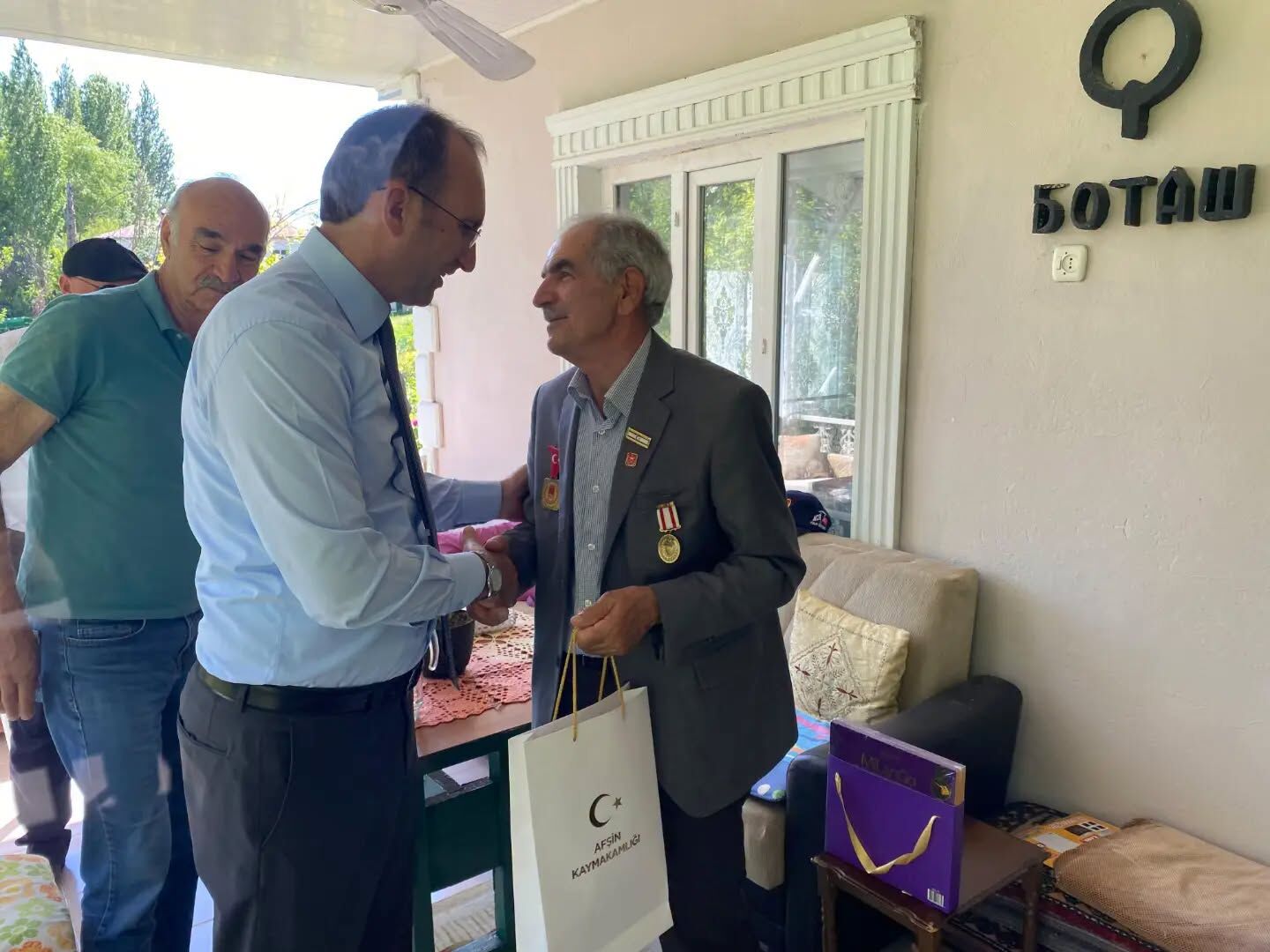 Kaymakam Sarıdoğan’dan Babalar Günü’nde Şehit Ailesi Ve Gazilere Anlamlı Ziyaret6