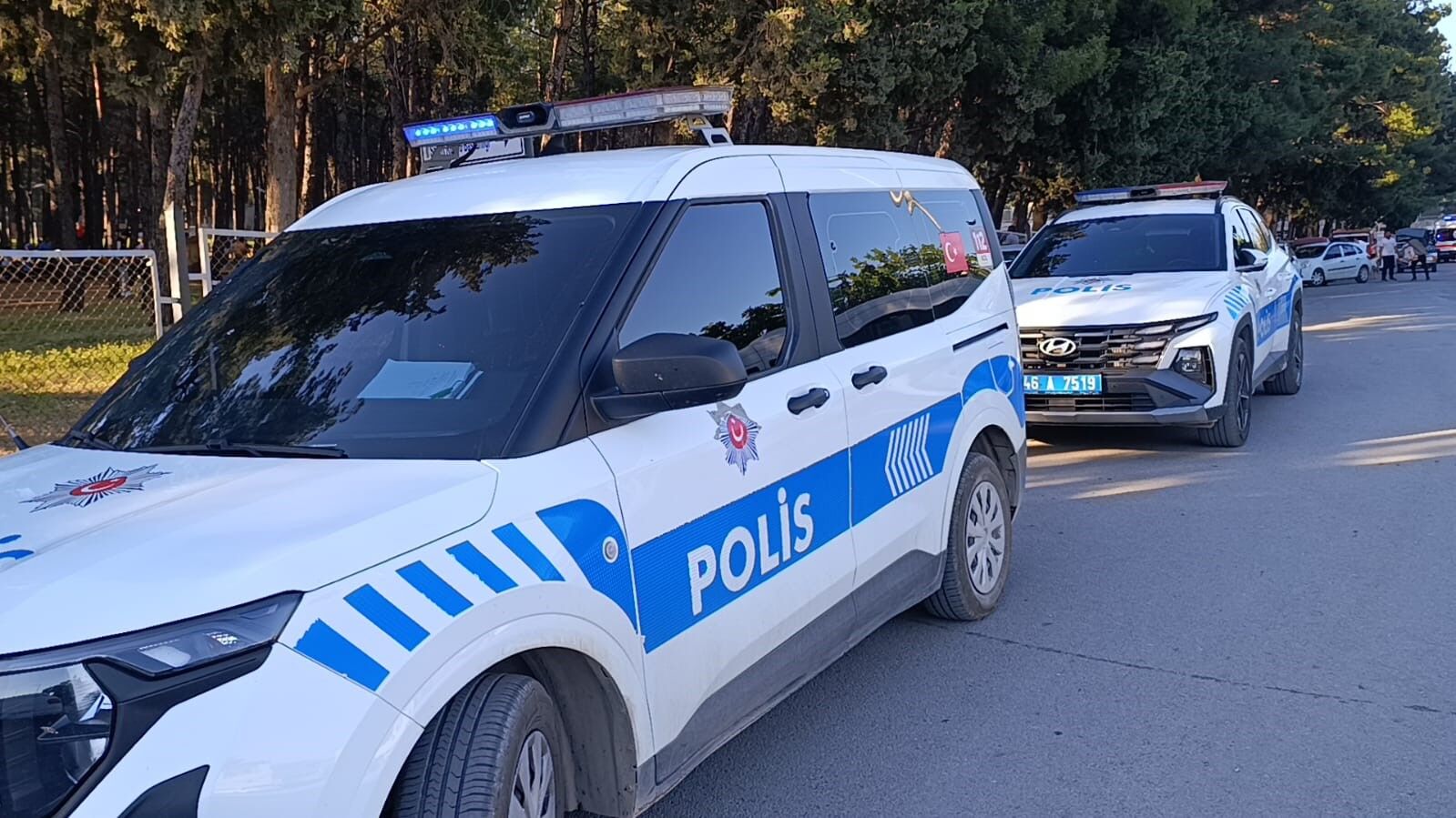 Ki Grup Arasında Çıkan Kavgaya Polis Müdahale Etti (1)