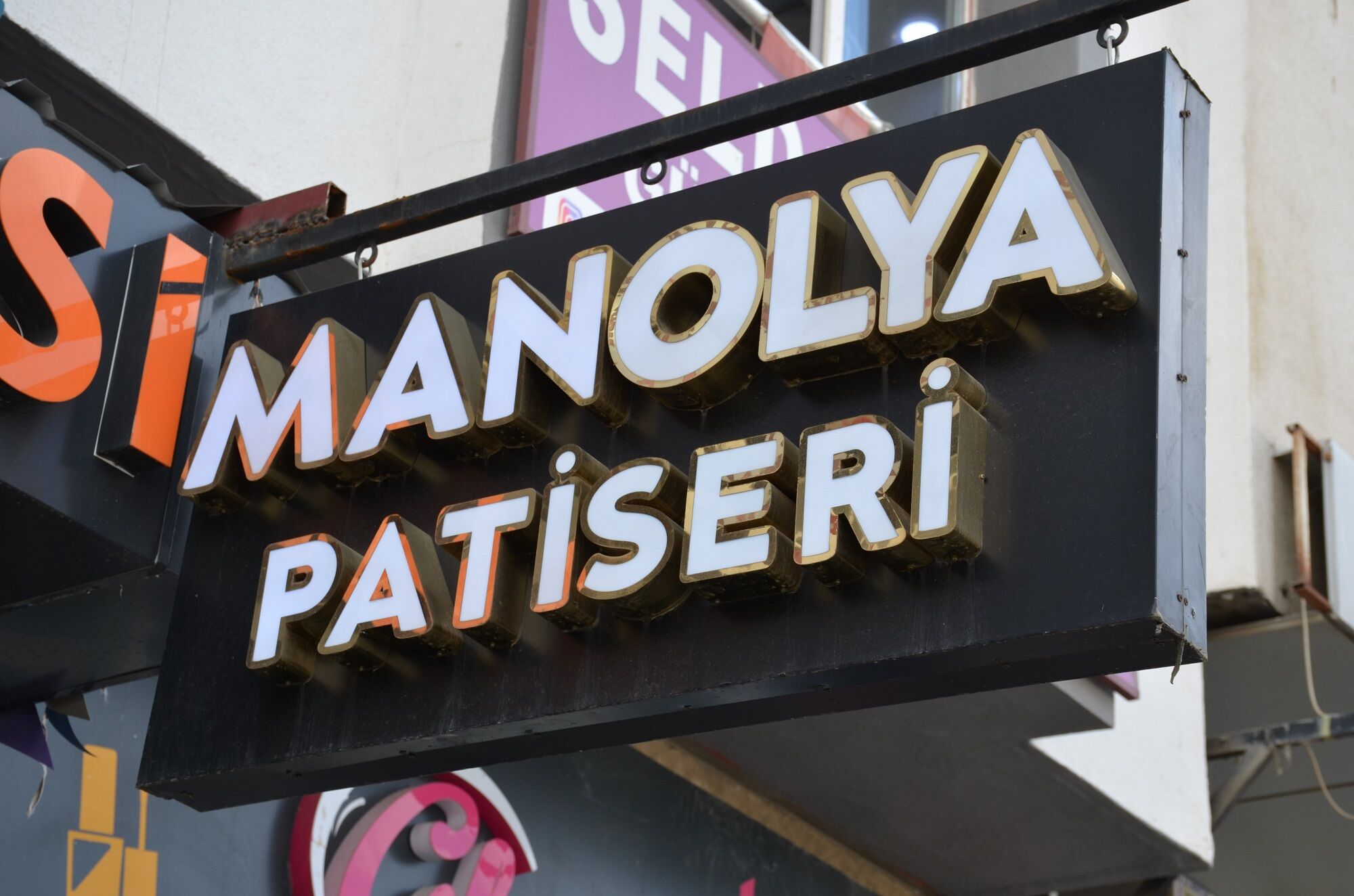 Manolya Pastanesi Yeni Yerinde Hizmet Vermeye Başladı (27)