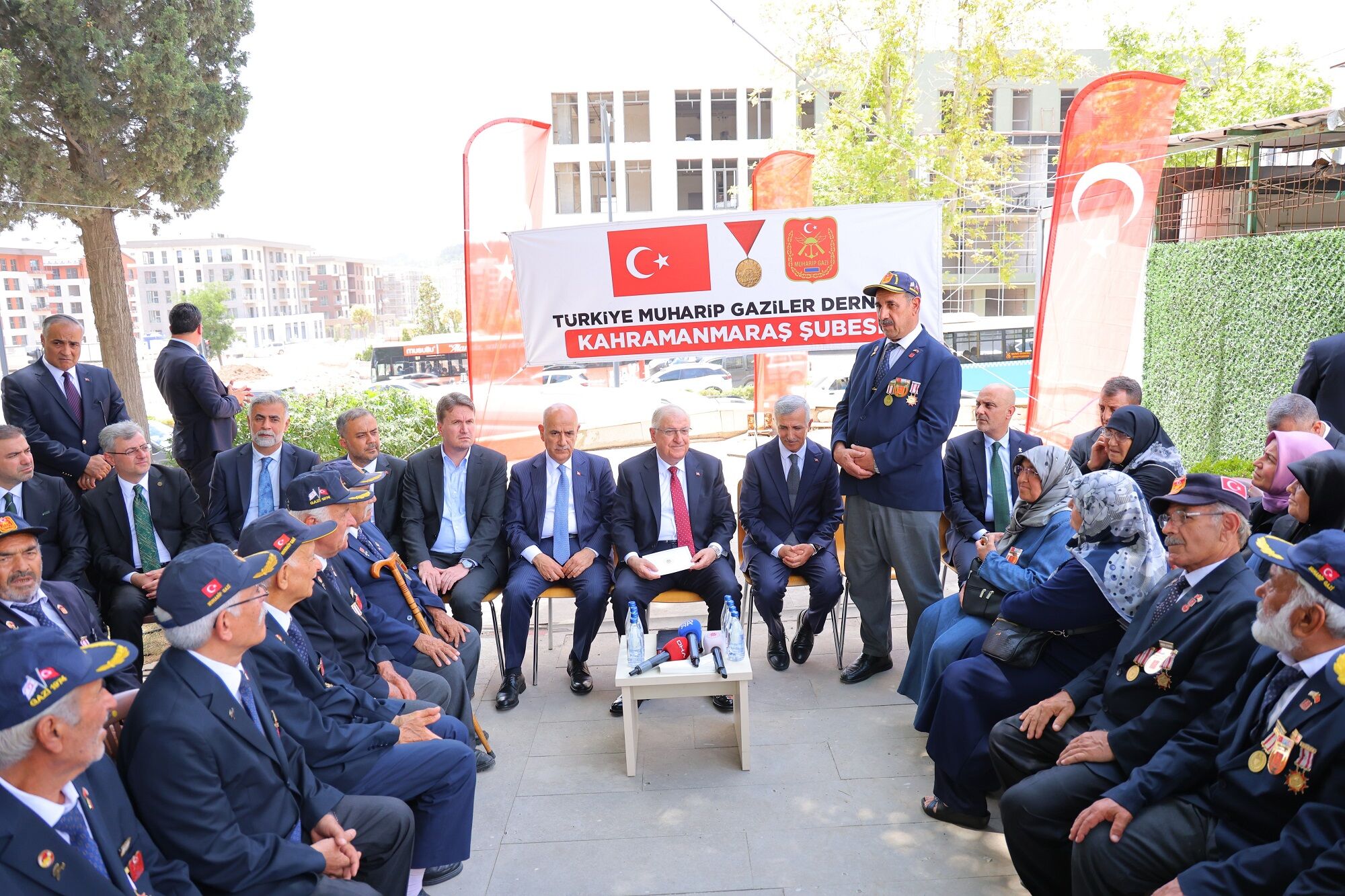 Milli Savunma Bakanı Yaşar Güler Kahramanmaraş’ta Temaslarda Bulundu (2)