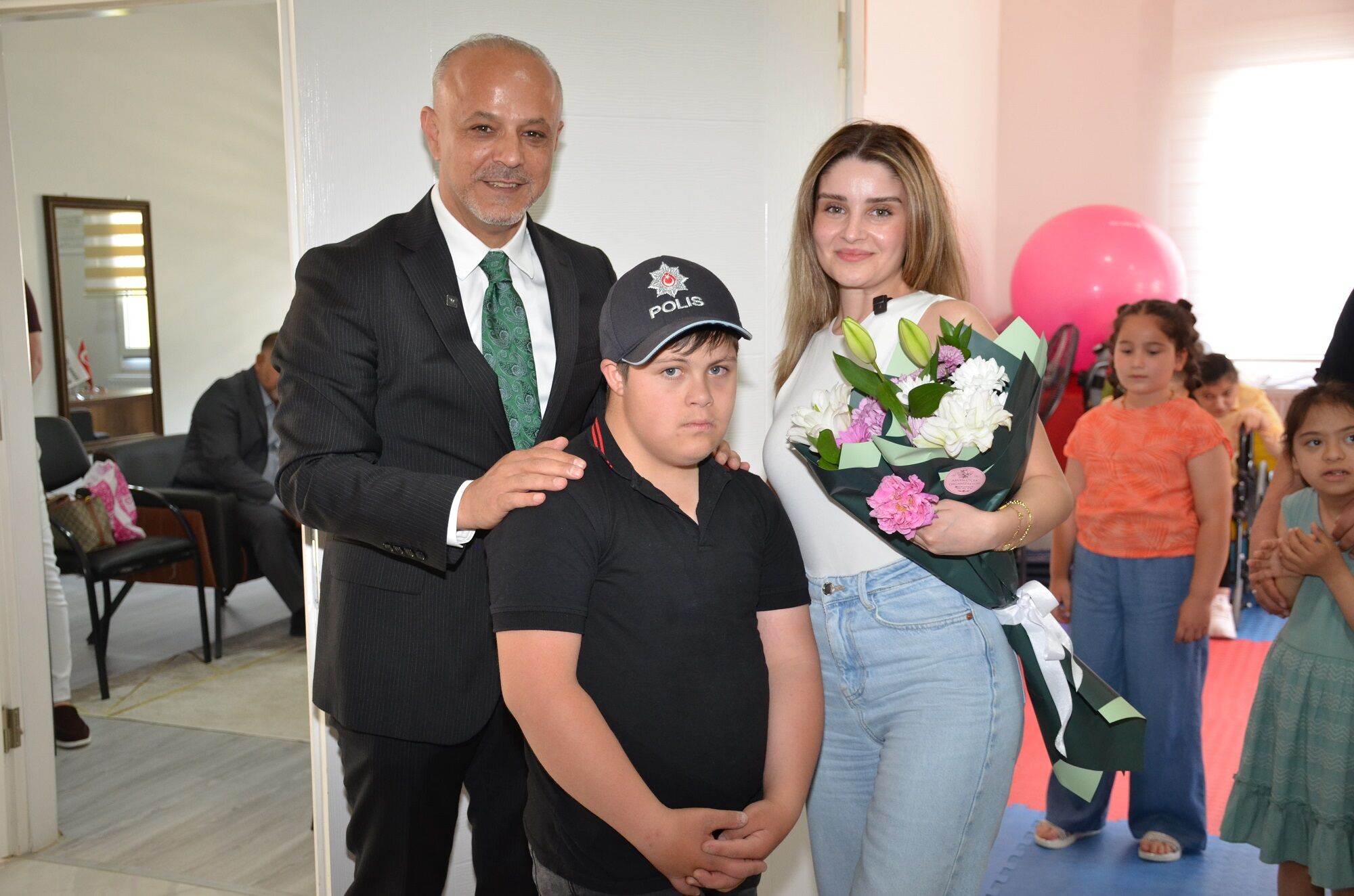 Şarkıcı İrem Güral’dan Afşin’de Özel Çocuklara Yürek Isıtan Ziyaret (15)