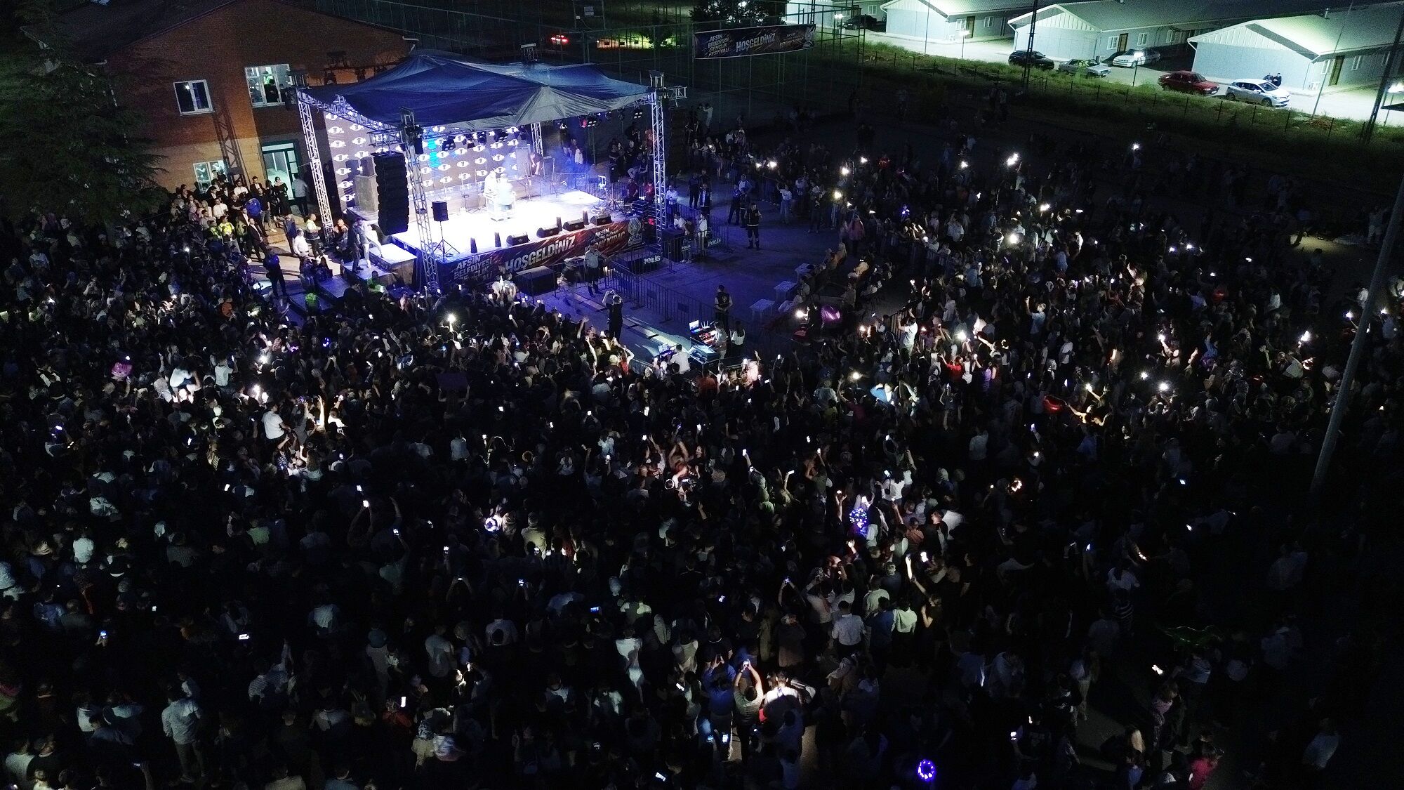 Tefo Ve Seko Afşin Gençlik Festivali’nde Sahne Aldı Rabia Parkı Coşkuya Boğuldu (2)