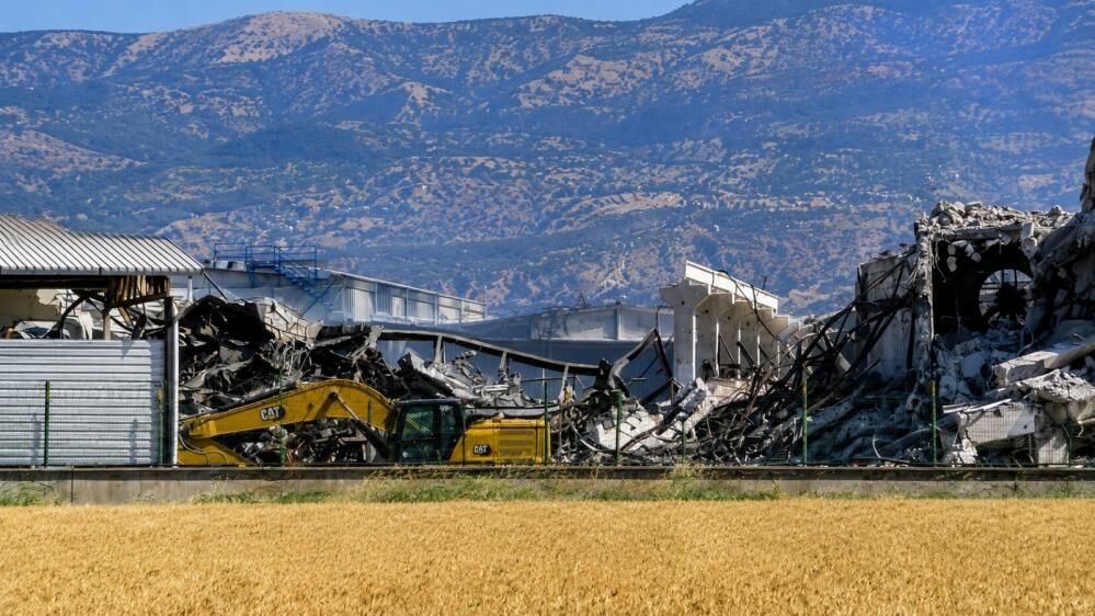 Tekstil Fabrikasında Alevler Saatlerce Sürdü Sabah Görüntüsü Yıkımı Ortaya Çıkardı 1