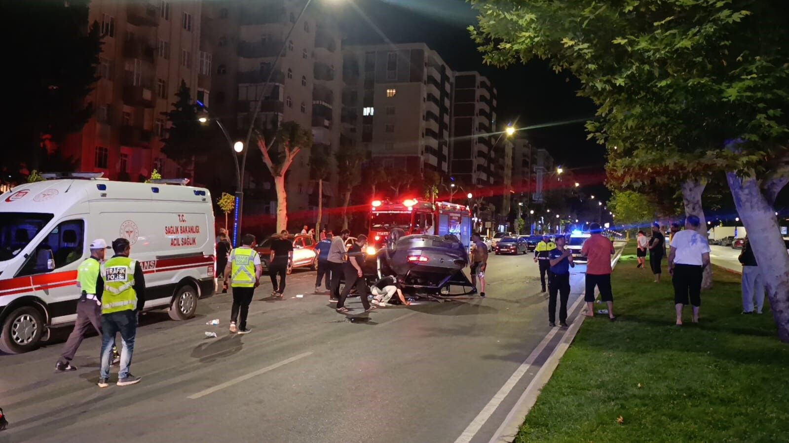 Trafikte Yarış Kazayla Bitti 5 Yaralı (2)
