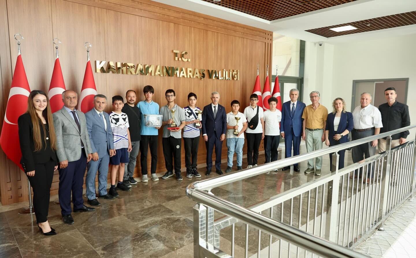 Vali Ünlüer, Uluslararası Robot Yarışmasında Dereceye Giren Öğrencileri Ağırladı2