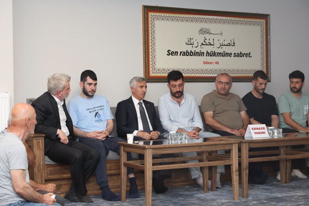 Vali Ünlüer’den Yangında Hayatını Kaybeden Aileye Taziye Ziyareti