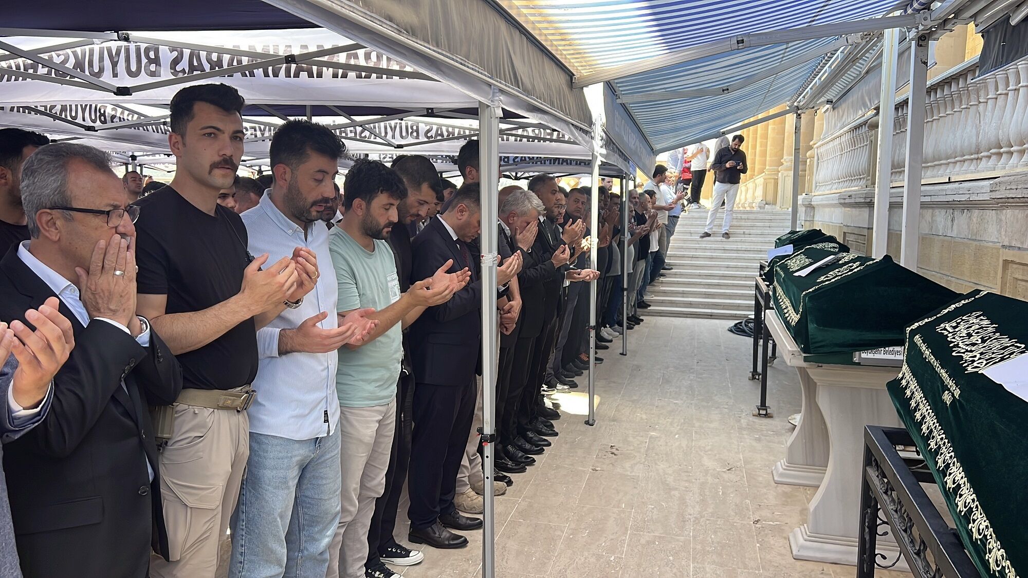 Yangında Hayatını Kaybeden Engelli 3 Kardeş Toprağa Verildi (4)