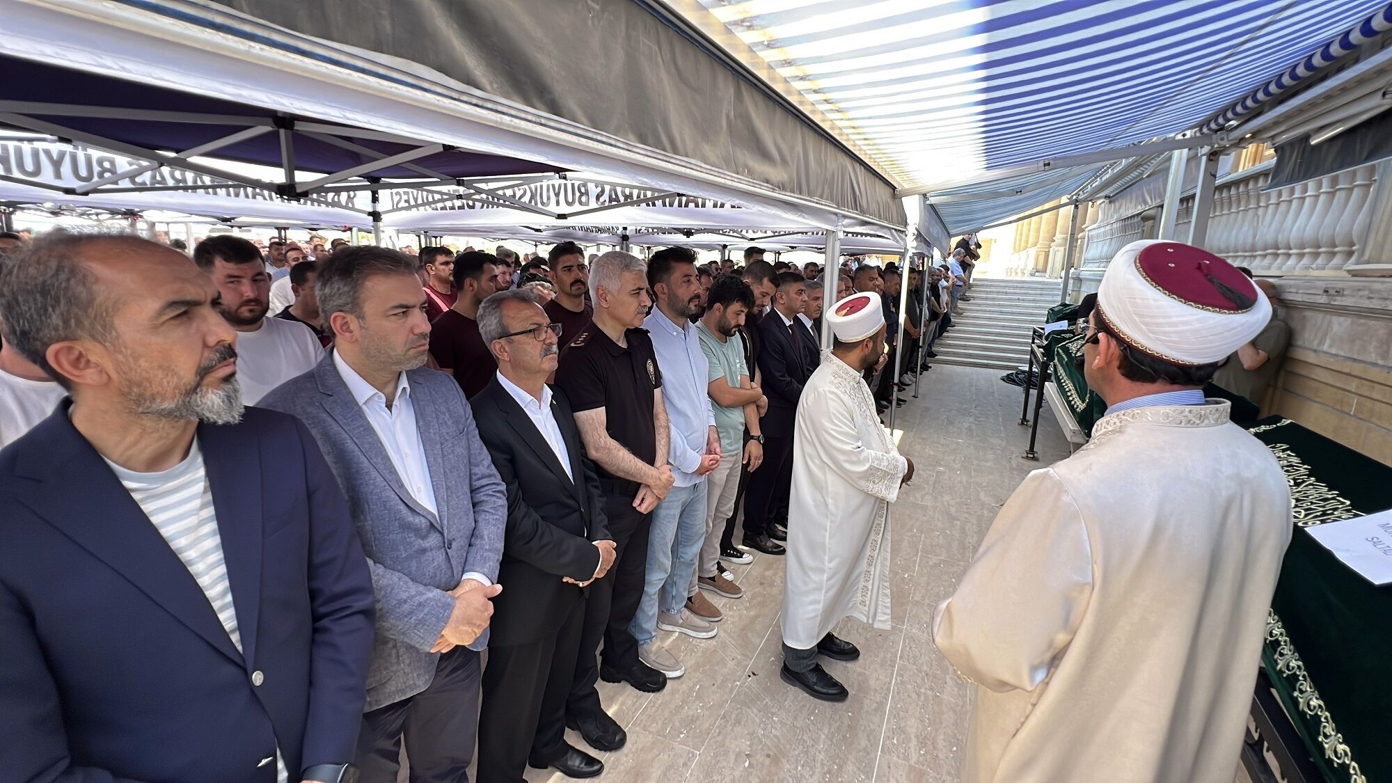 Yangında Hayatını Kaybeden Engelli 3 Kardeş Toprağa Verildi (5)