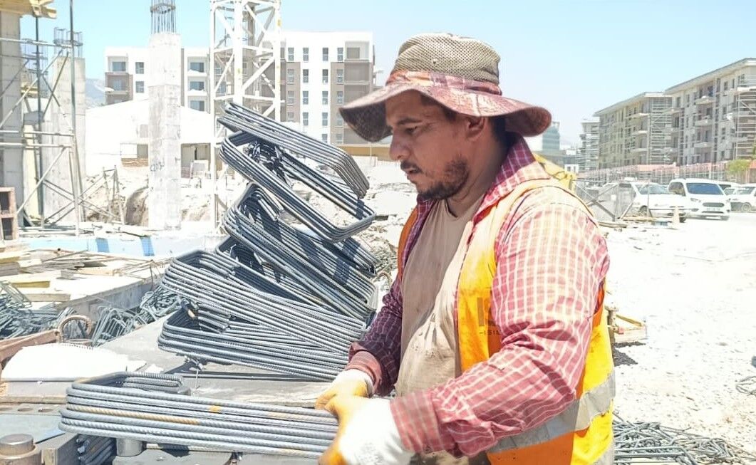 Kavurucu Sıcakta Deprem Kentini Ayağa Kaldırıyorlar