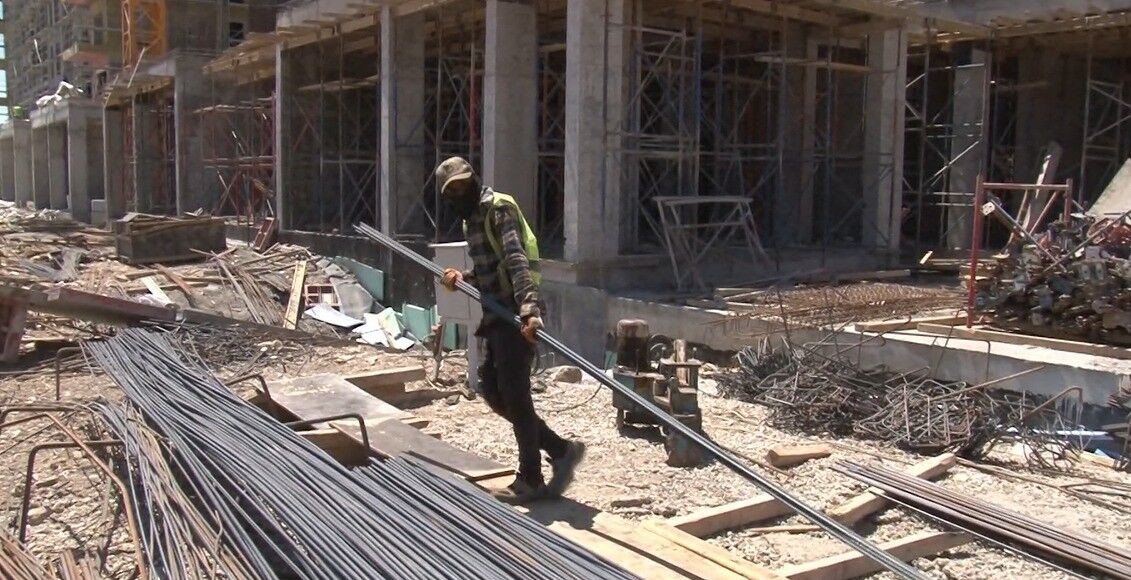 Kavurucu Sıcakta Deprem Kentini Ayağa Kaldırıyorlar