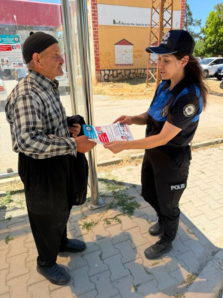 Afşin Emniyeti Pazarda Vatandaşı Uyardı Siber Dolandırıcılara Geçit Yok! (4)