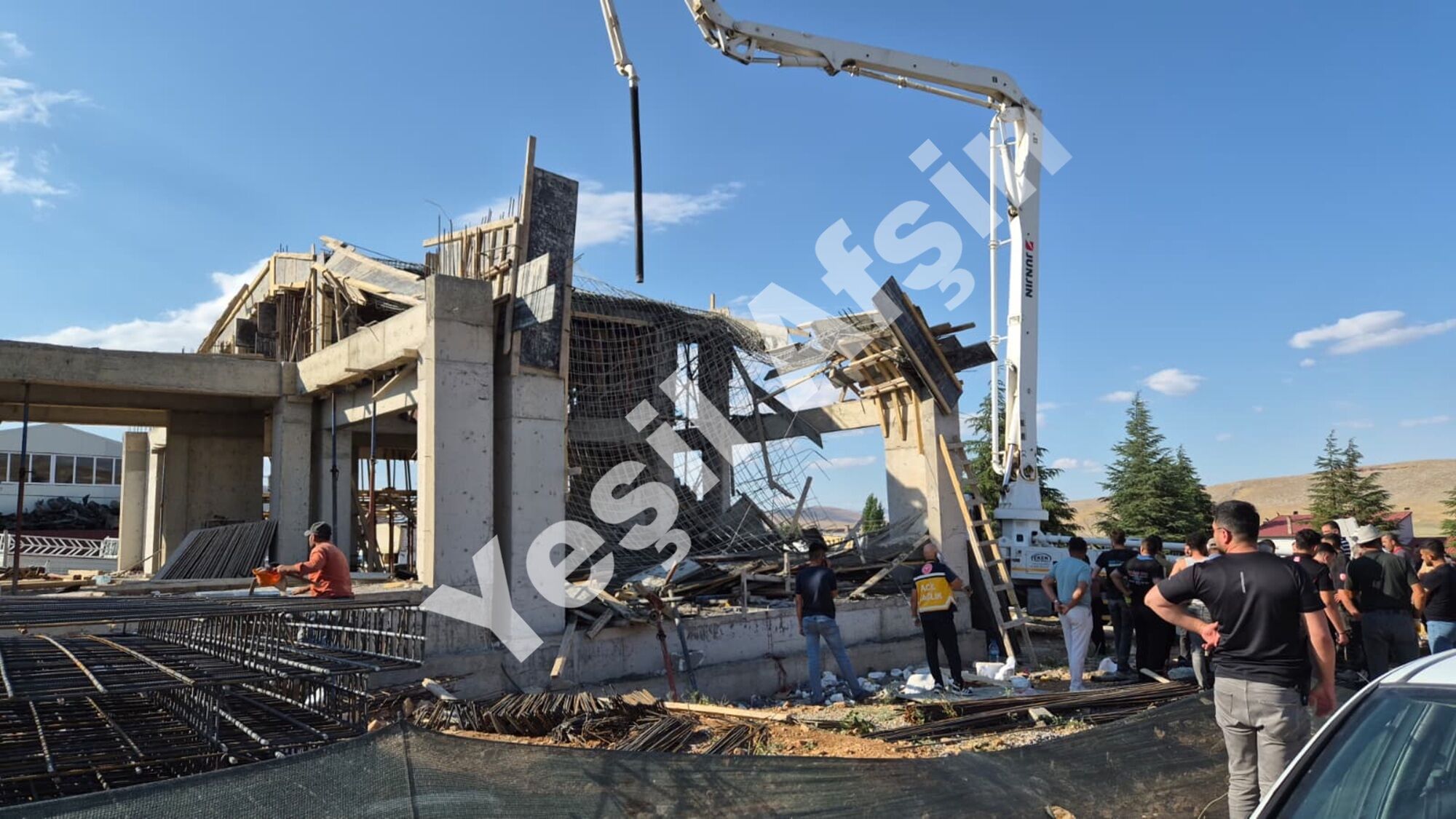 Afşin'de İnşaatta Kalıp İskelesi Çöktü 4 İşçi Yaralandı (1)