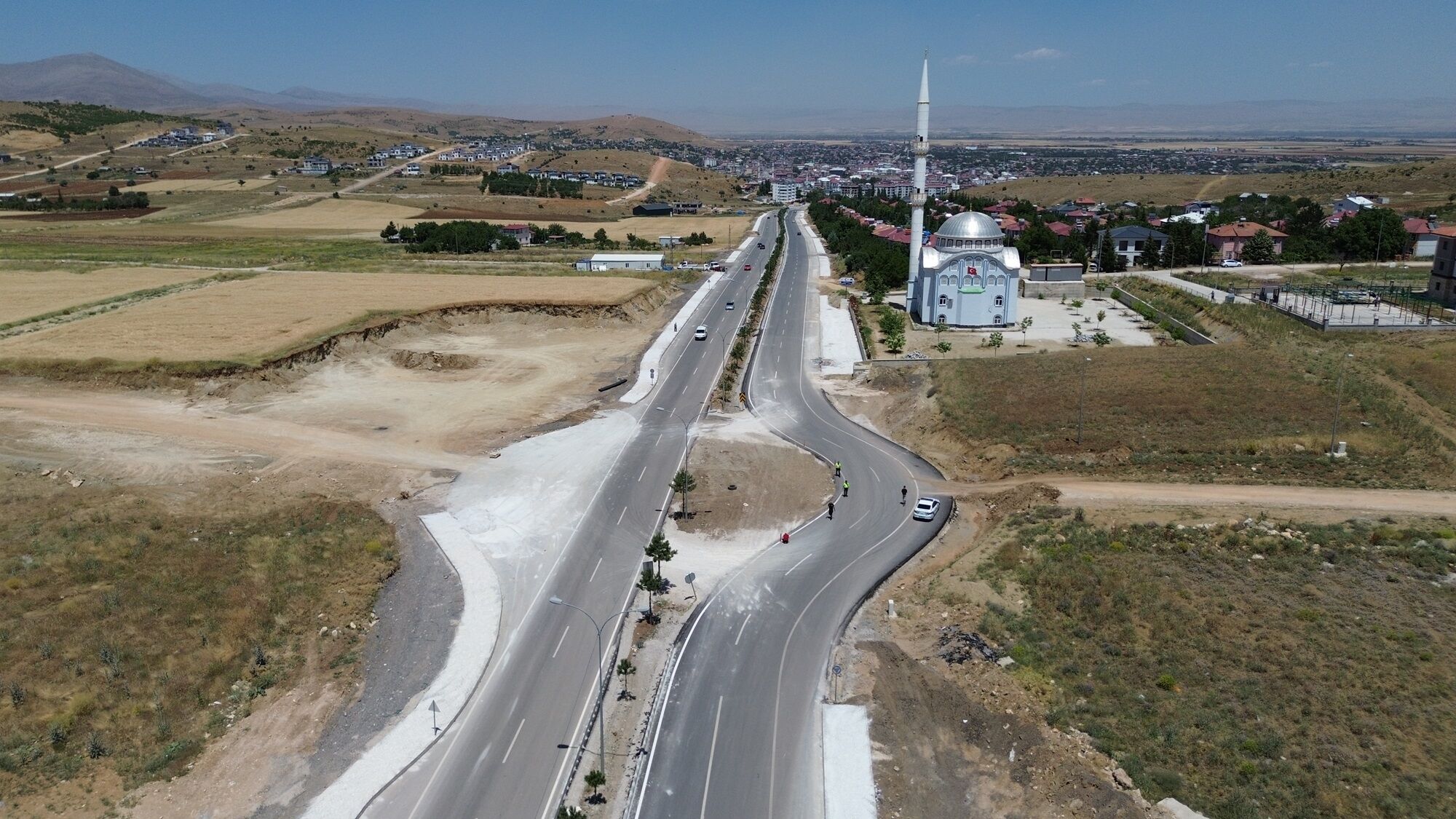 Afşin'de Kazaların Yaşandığı Kavşakta Trafik Polisi Önlem Aldı (4)