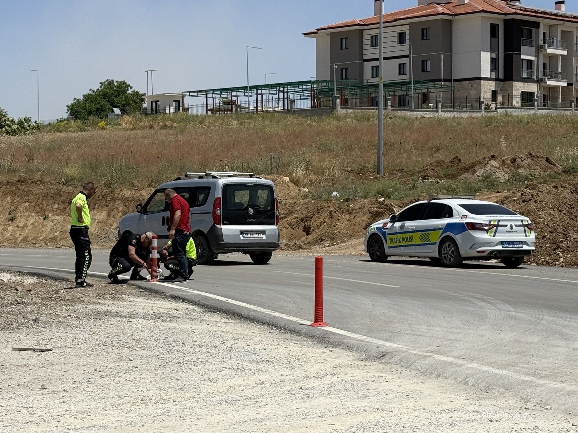 Afşin'de Kazaların Yaşandığı Kavşakta Trafik Polisi Önlem Aldı (6)
