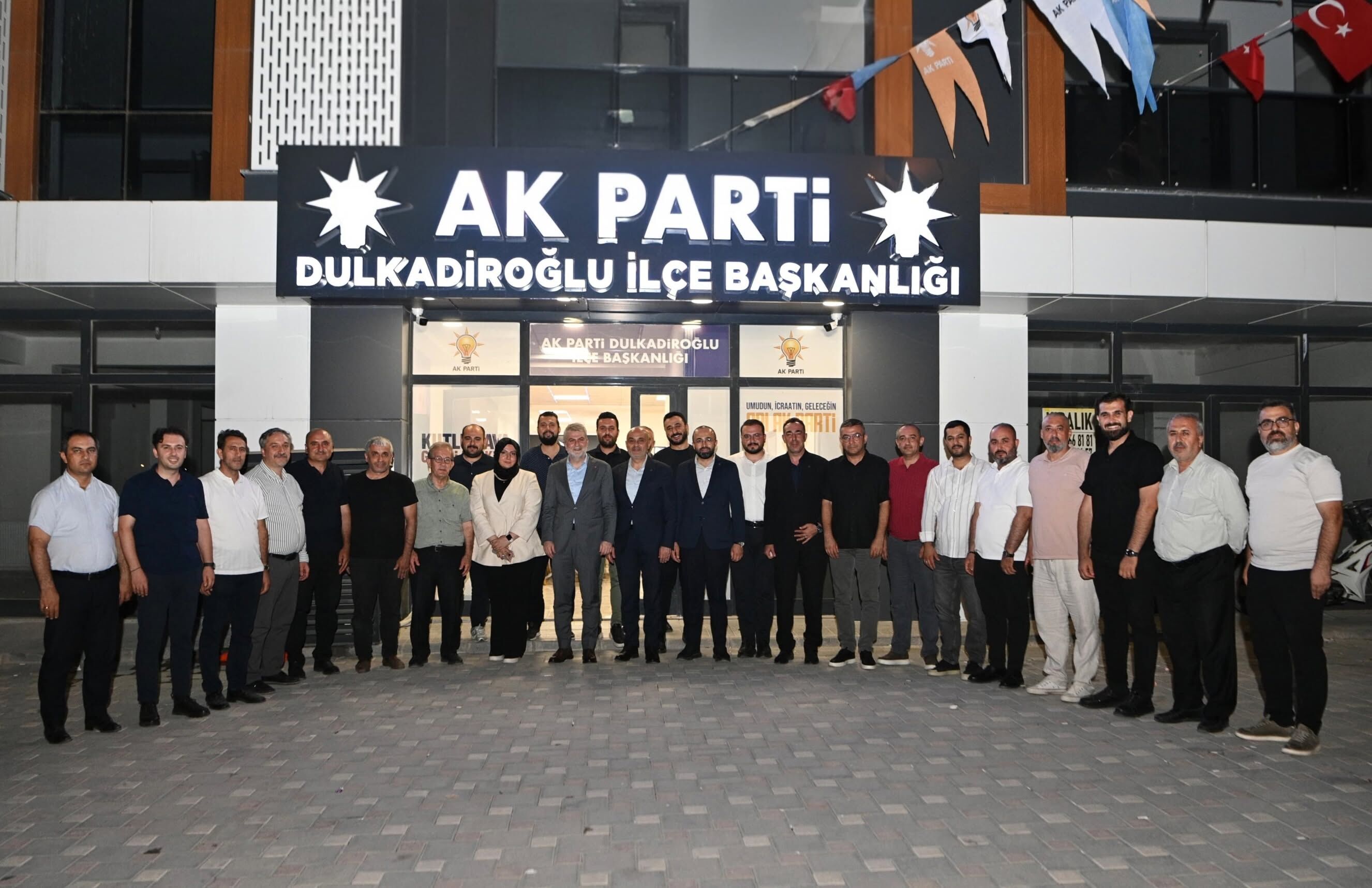 Ak Parti Dulkadiroğlu Teşkilatı Yönetim Kurulu Toplantısında Bir Araya Geldi3