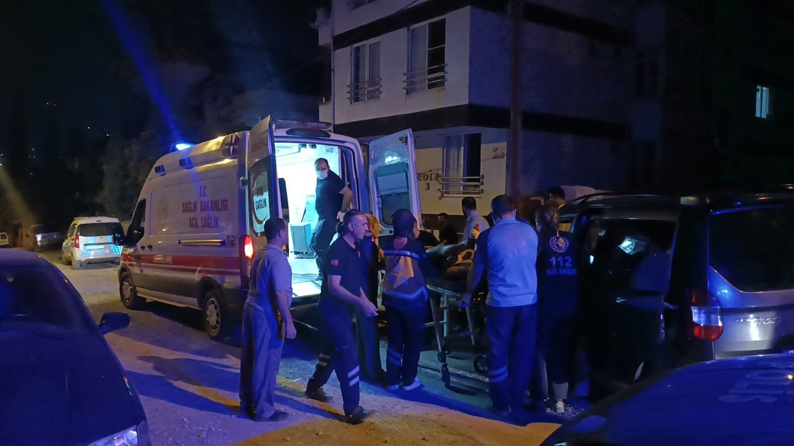 Bıçaklı Dehşet 27 Yaşındaki Genç Ağır Yaralandı (2)