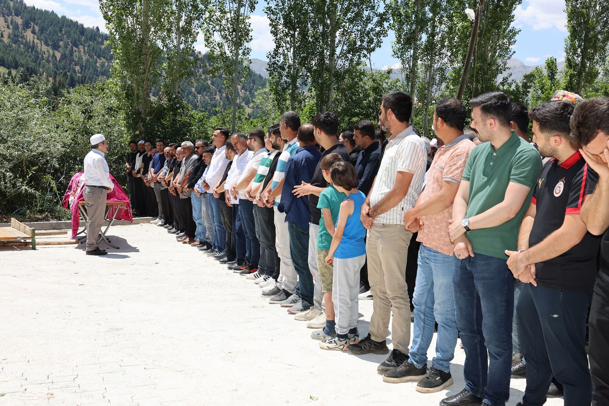 Bolu'daki Otobüs Kazasında Hayatını Kaybeden Göksunlu Vatandaş Toprağa Verildi (6)