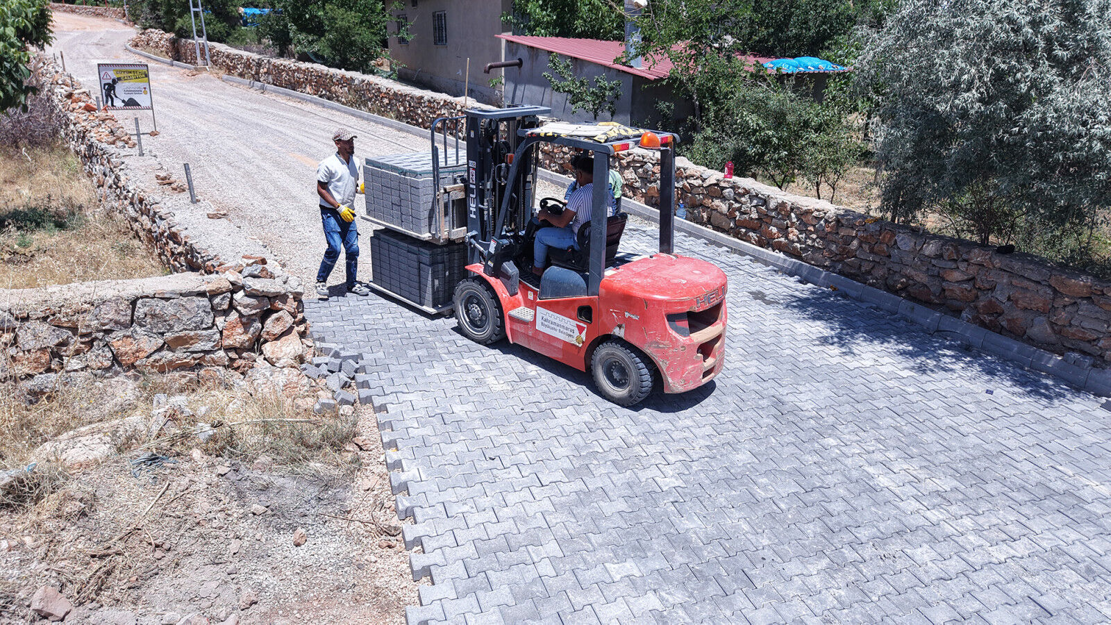 Büyükşehir, Afşin Emirli’nin Ulaşım Standardını İyileştiriyor 4