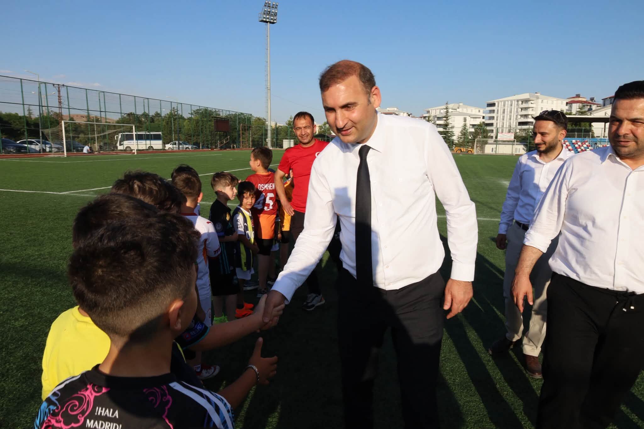İl Müdürü Yasin Özdemir, Afşin’de Spor Yatırımlarını Yerinde İnceledi (2)
