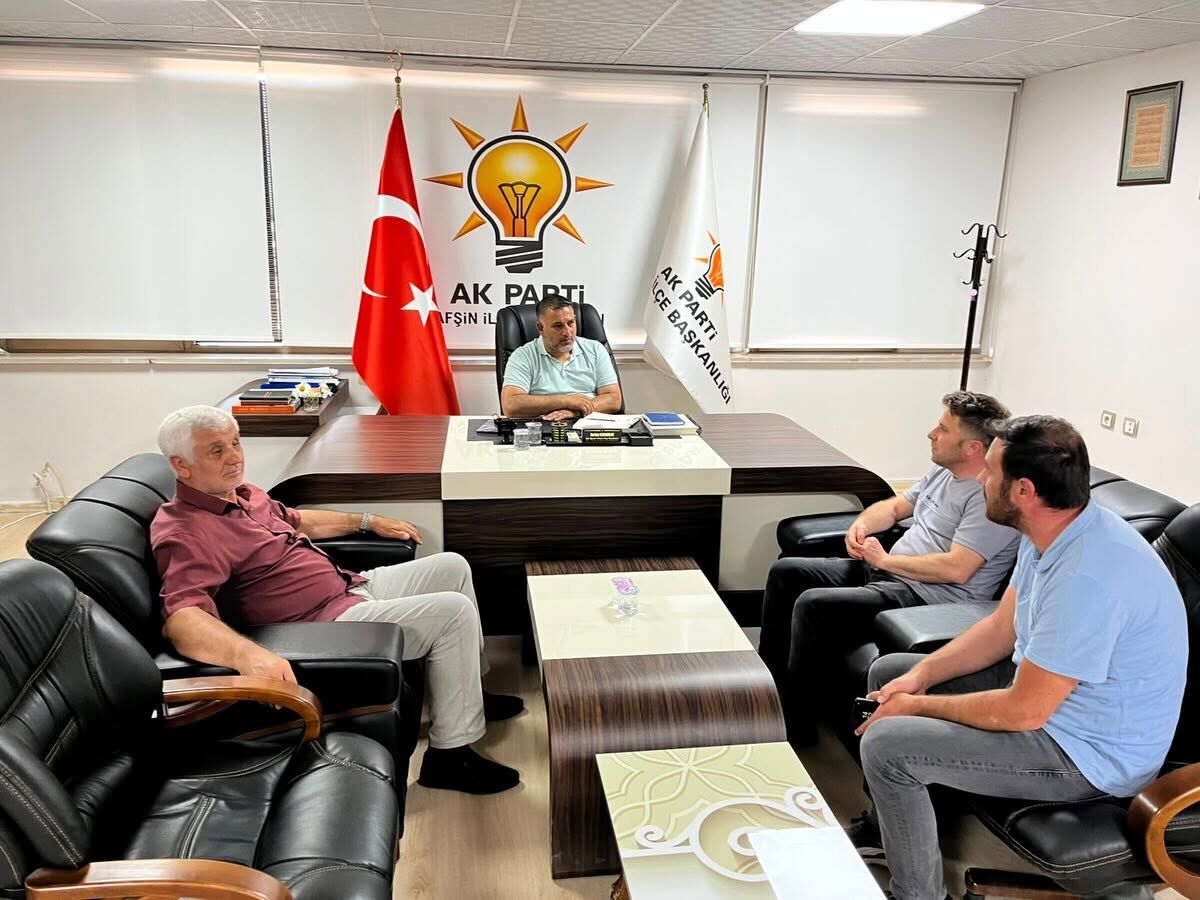 İlçe Başkanı Karabulut, Vatandaşları Parti Binasında Ağırladı2