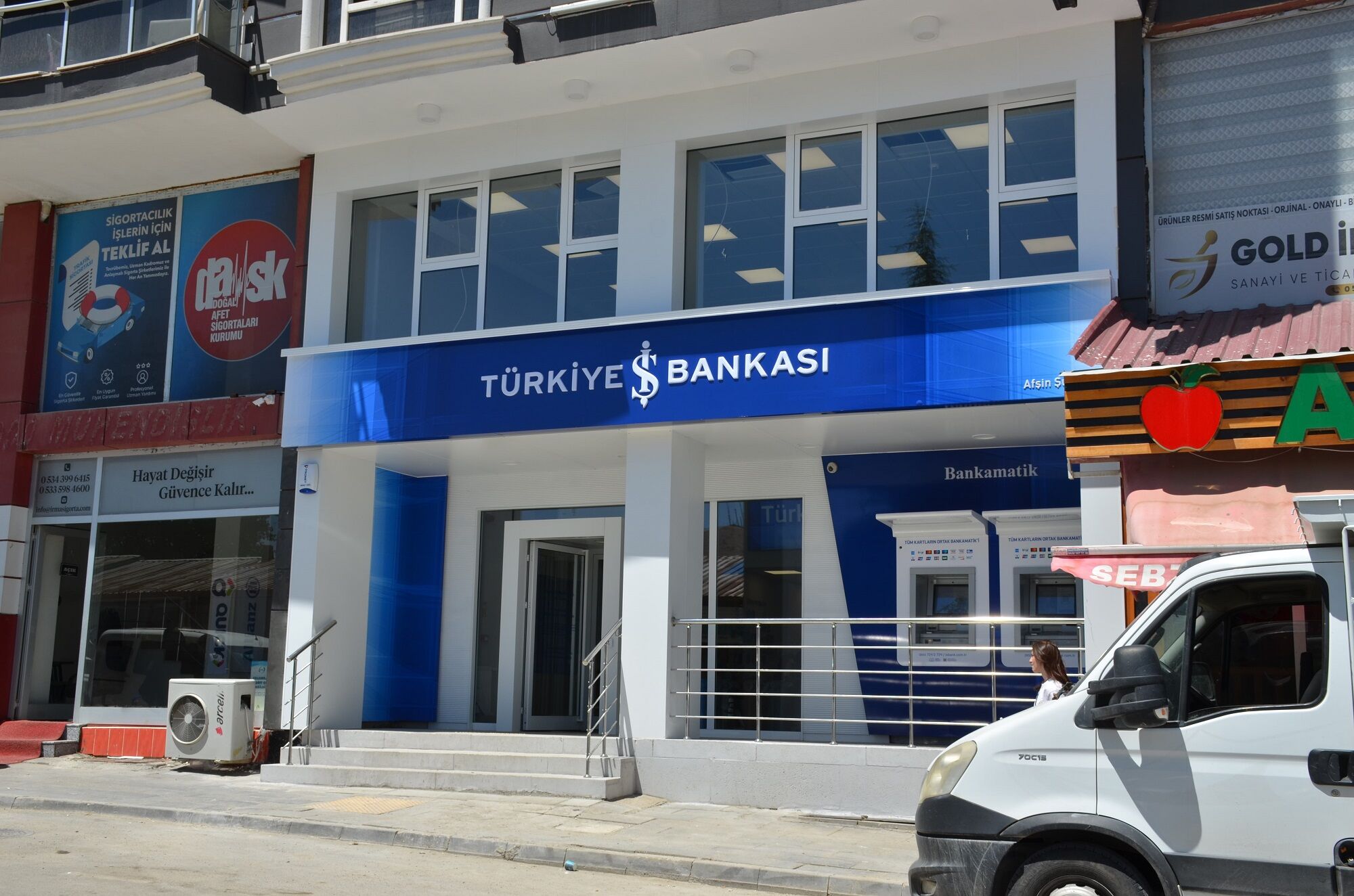 İş Bankası Afşin Şubesi Yeni Hizmet Binasına Taşındı (1)