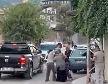 Kadınlar Arasında Sopalı Kavga 2 Yaralı (2)