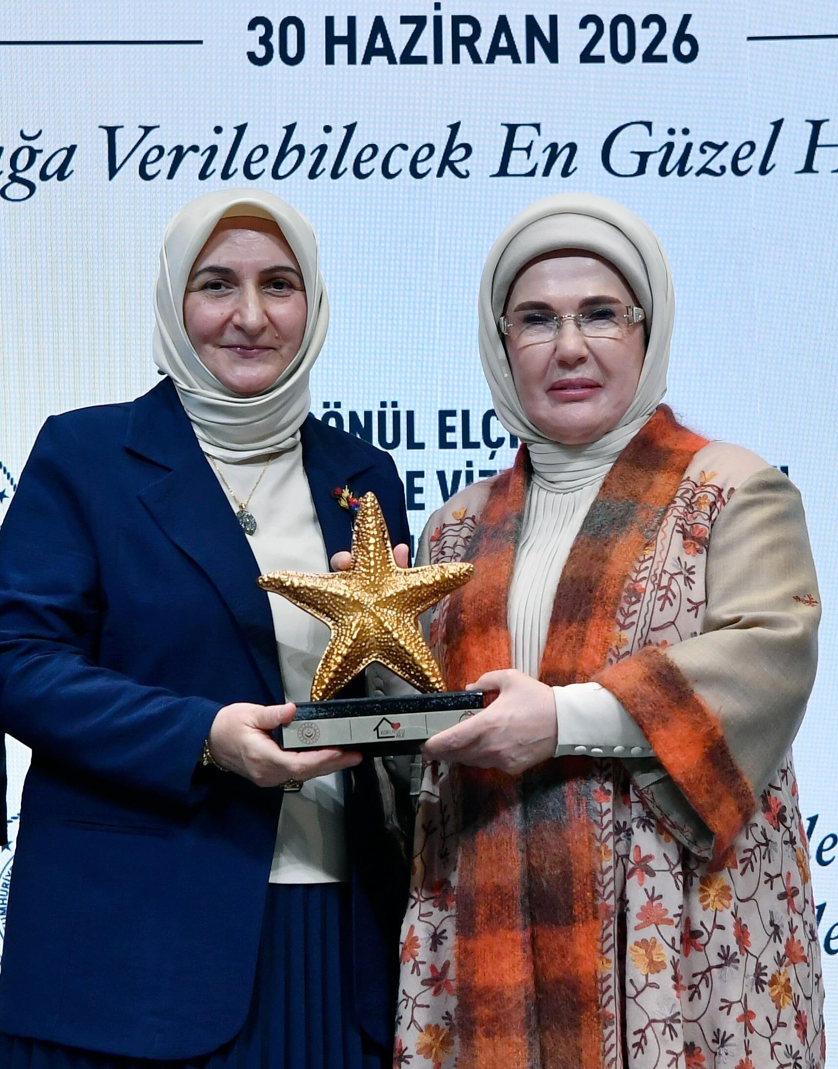 Kahramanmaraş’ın Koruyucu Aile Başarısı Ödülle Taçlandırıldı (1)