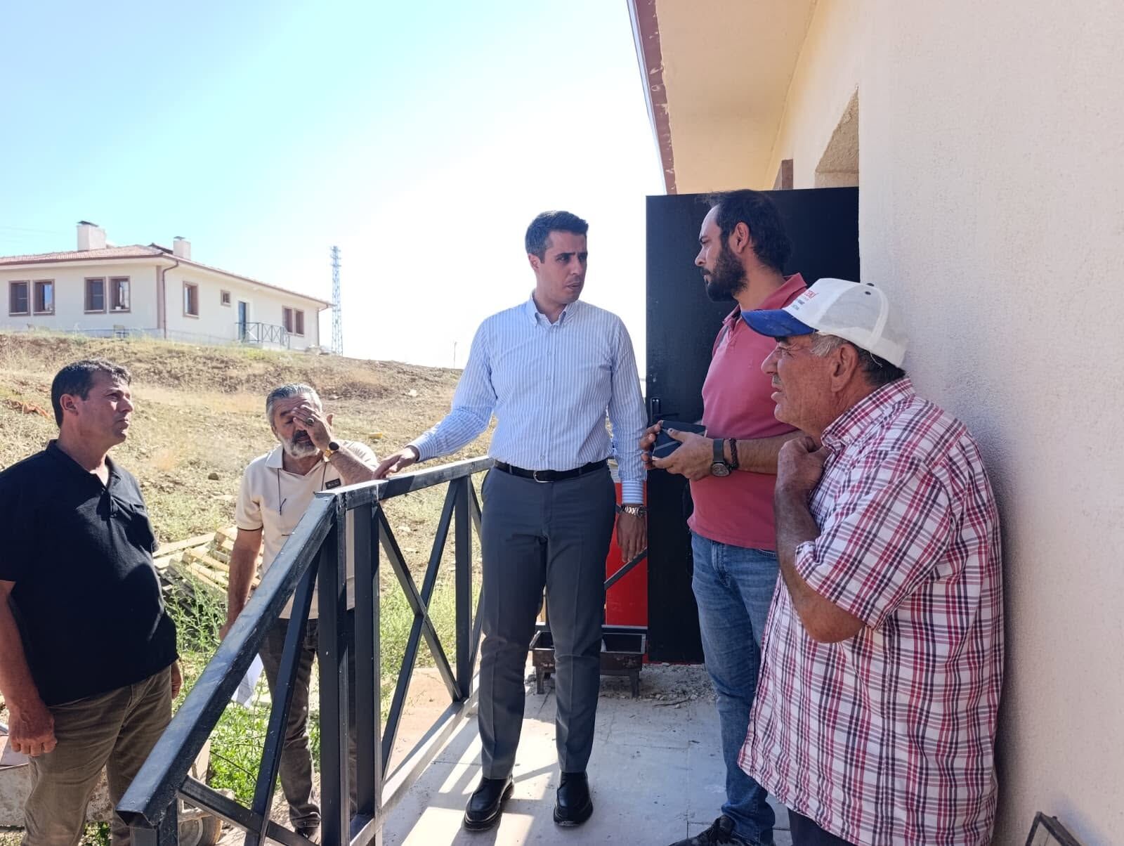 Kaymakam Demirel, Kırsal Afet Konutlarında İncelemelerde Bulundu4