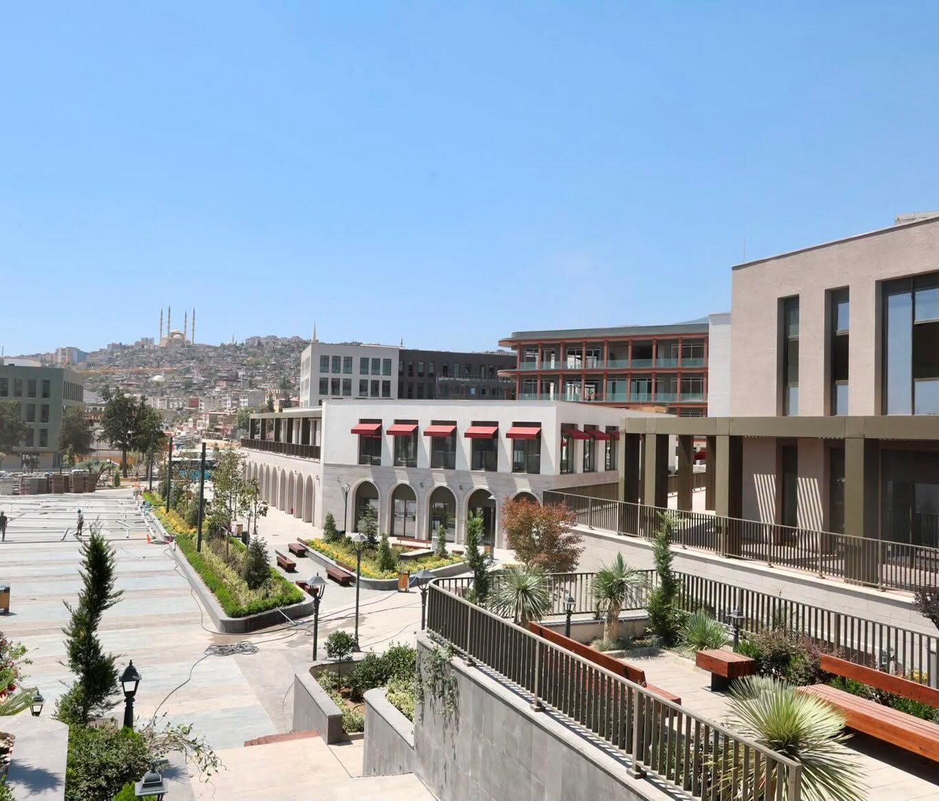 Vali Ünlüer, Kent Meydanı Ve Tarihi Demirciler Çarşısı'nda İncelemelerde Bulundu3