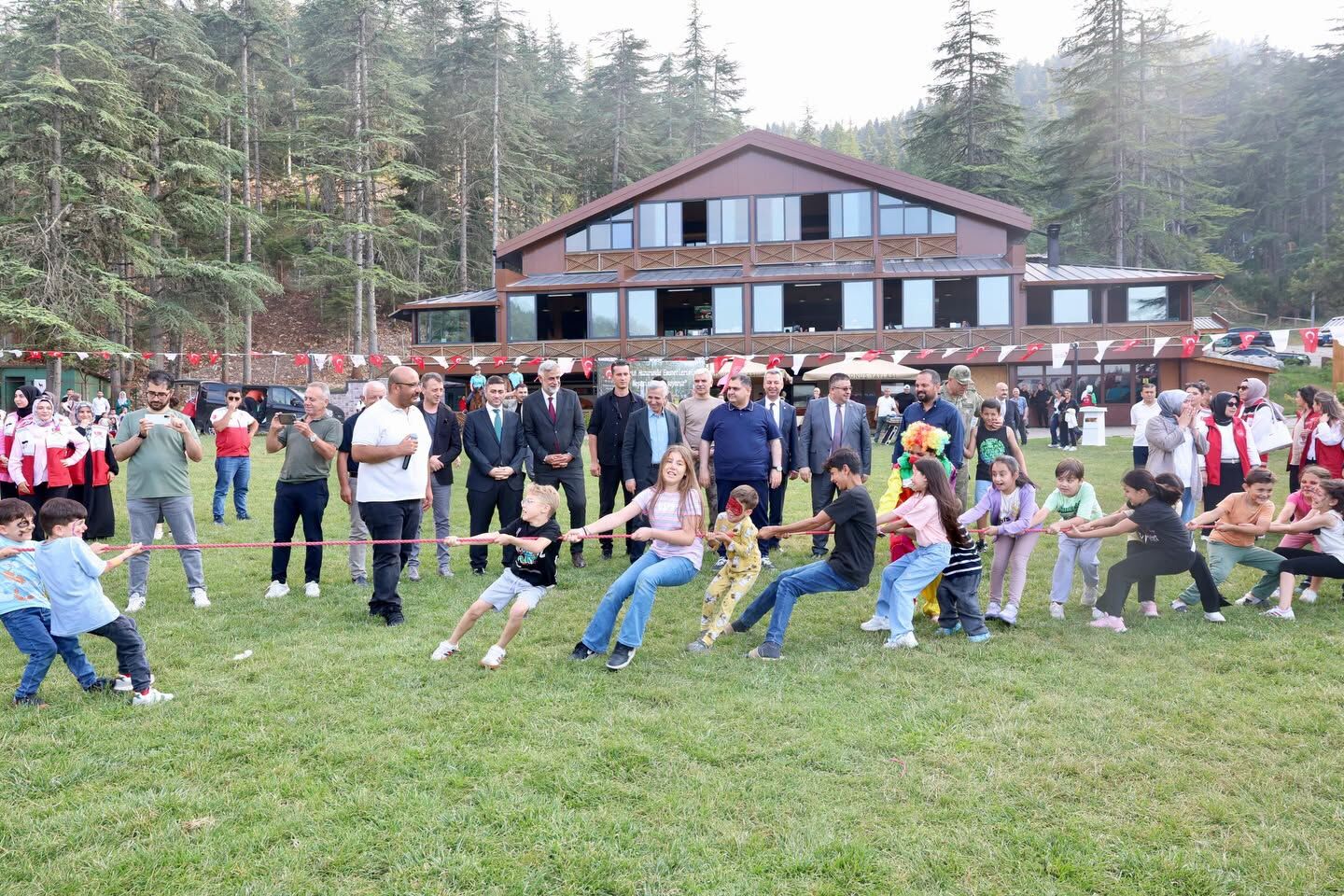Vali Ünlüer, Şehit Ve Gazi Çocuklarının Karne Sevincine Ortak Oldu1