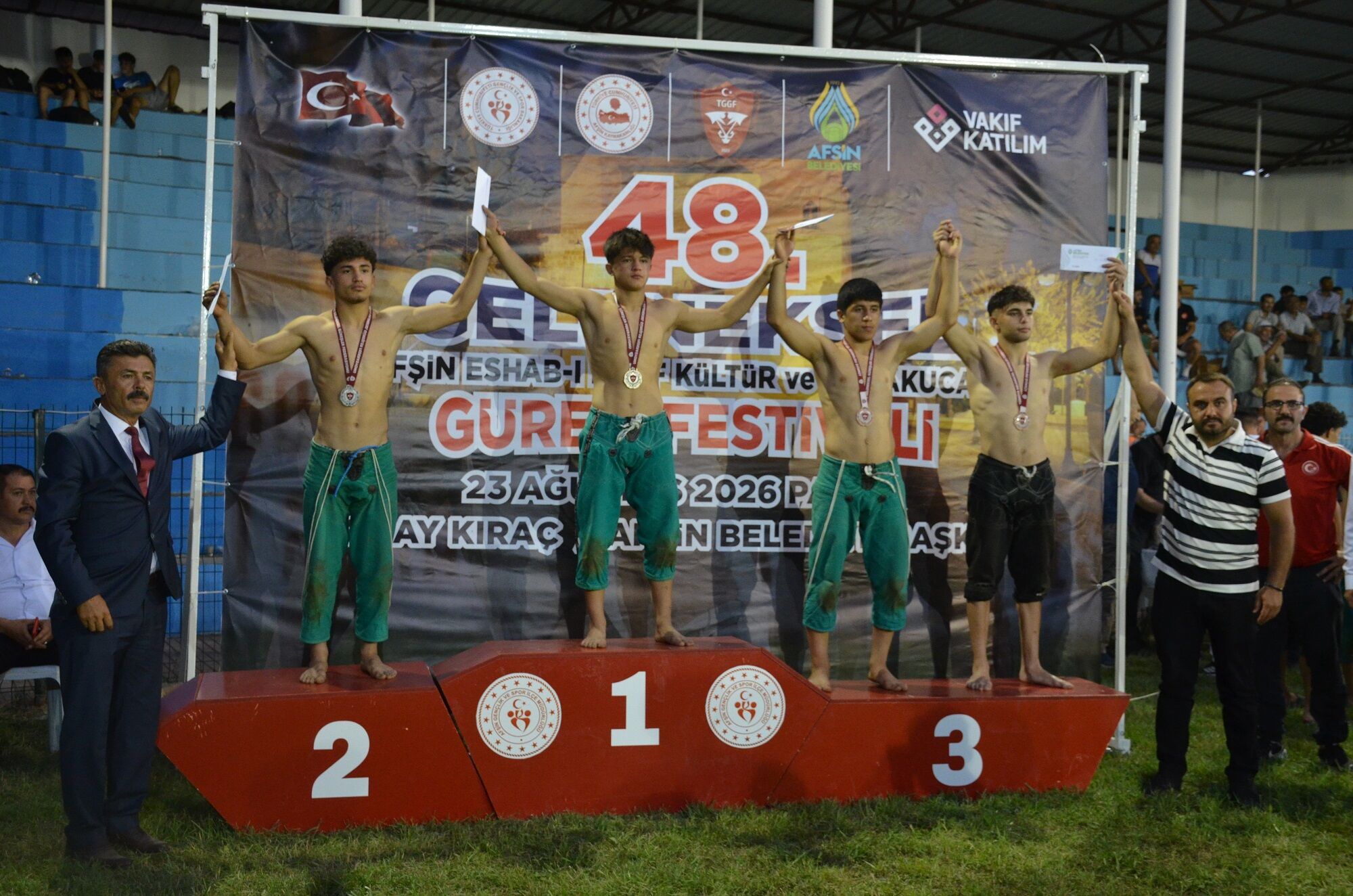 48. Geleneksel Eshab I Kehf Karakucak Güreş Festivali Afşin’de Coşkuyla Tamamlandı (22)
