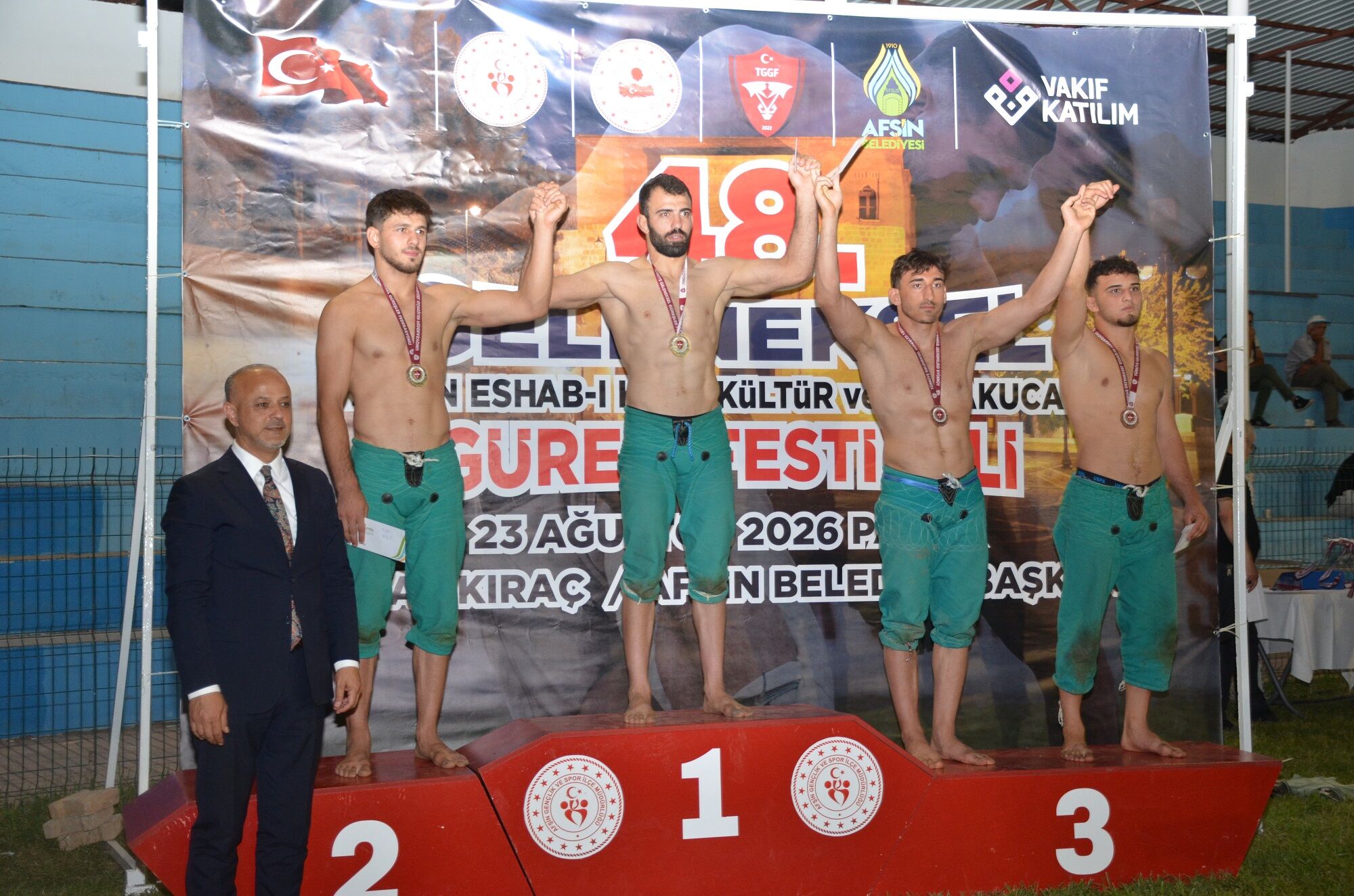 48. Geleneksel Eshab I Kehf Karakucak Güreş Festivali Afşin’de Coşkuyla Tamamlandı (30)
