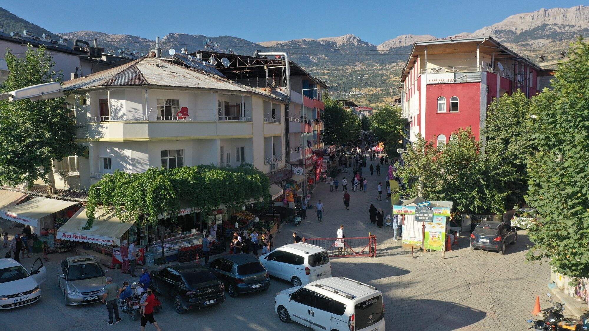 Ilıca’da Turizm Zirvede: Nüfus Yazın 8 Kat Artıyor