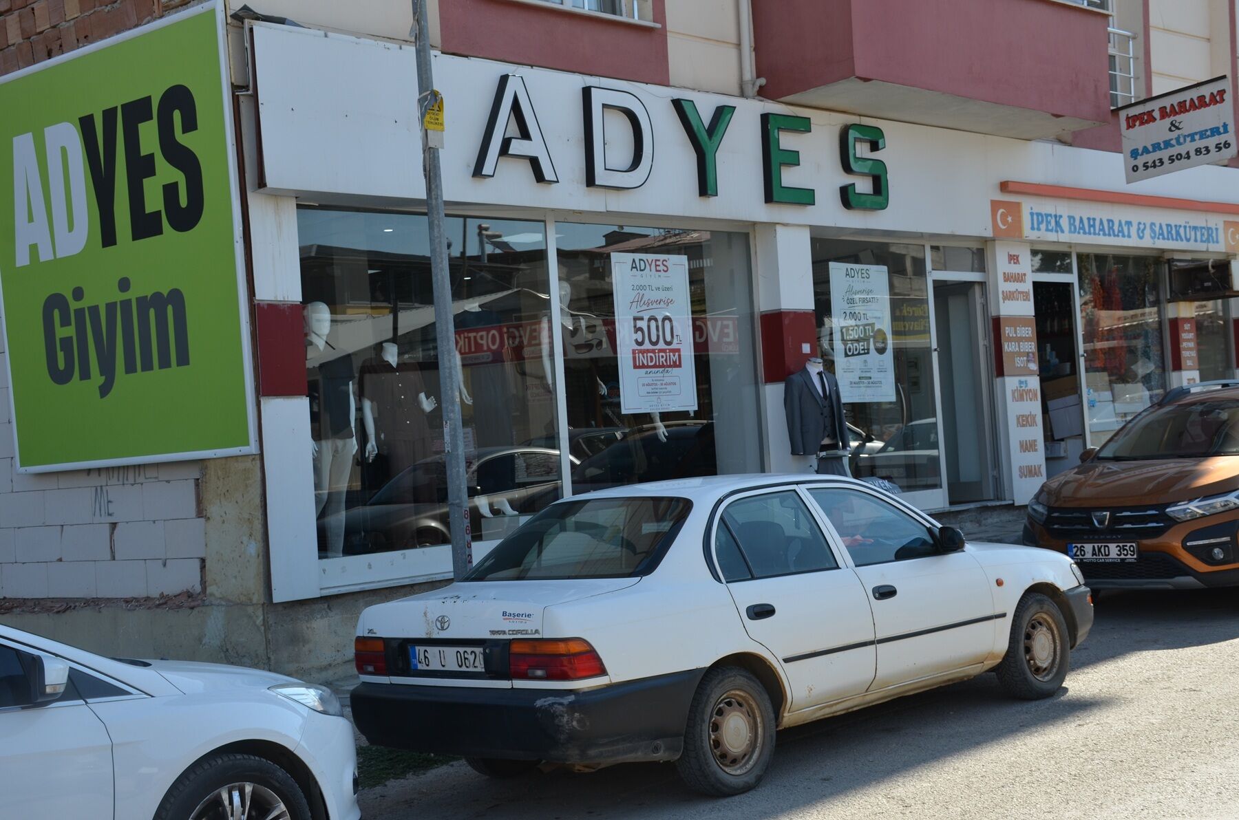 Adyes Giyim’de Dev Kampanya: 2 Bin TL Alışverişe 500 TL İndirim