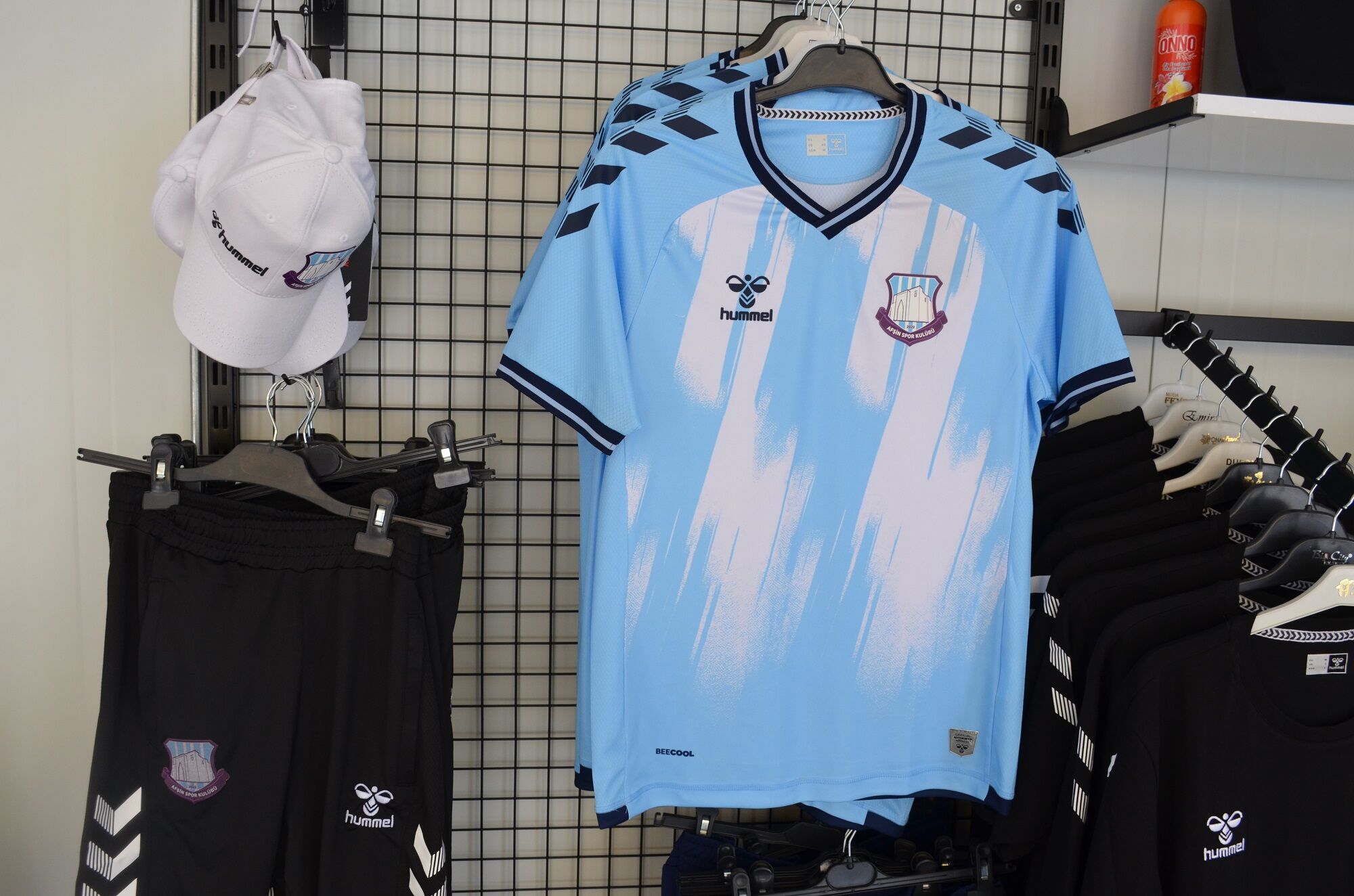 Afşin Store Hizmete Açıldı Afşinspor Ürünleri Taraftarlarla Buluşuyor (5)