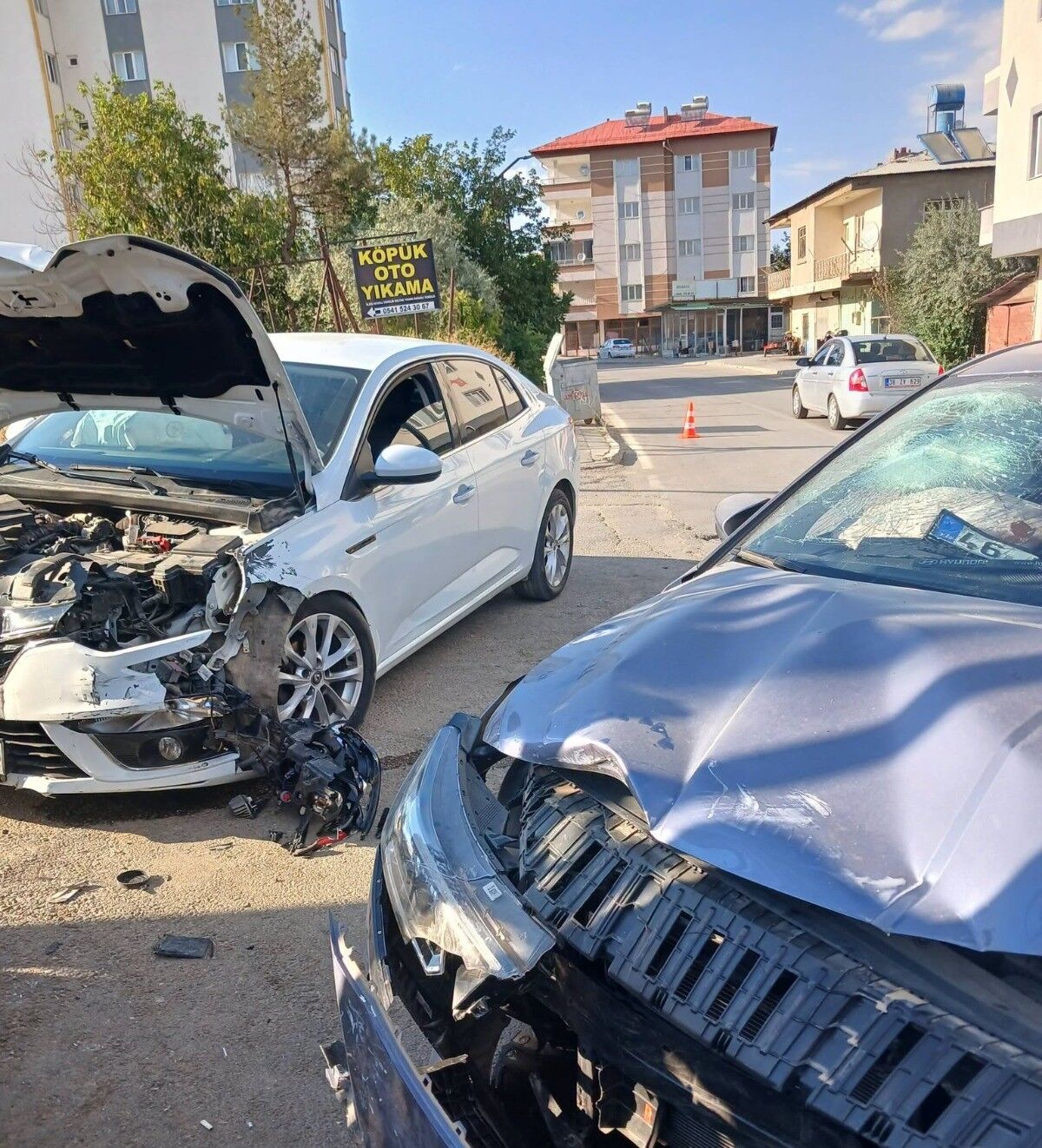 Afşin’de Kazaların Eksik Olmadığı Köşoğlu Caddesi’nde Yine Kaza (1)