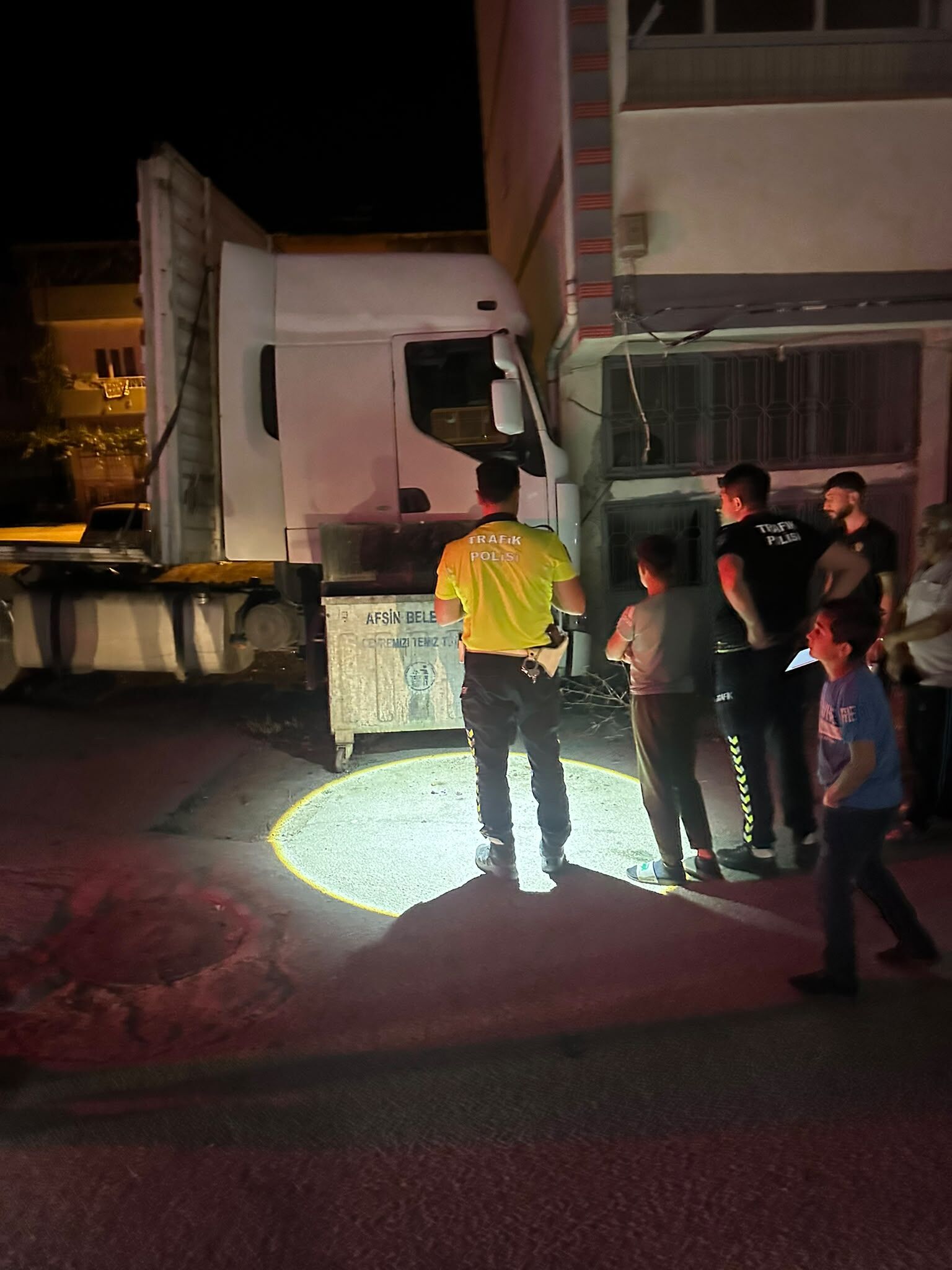 Afşin’de Tir Evin Duvarına Çarptı!