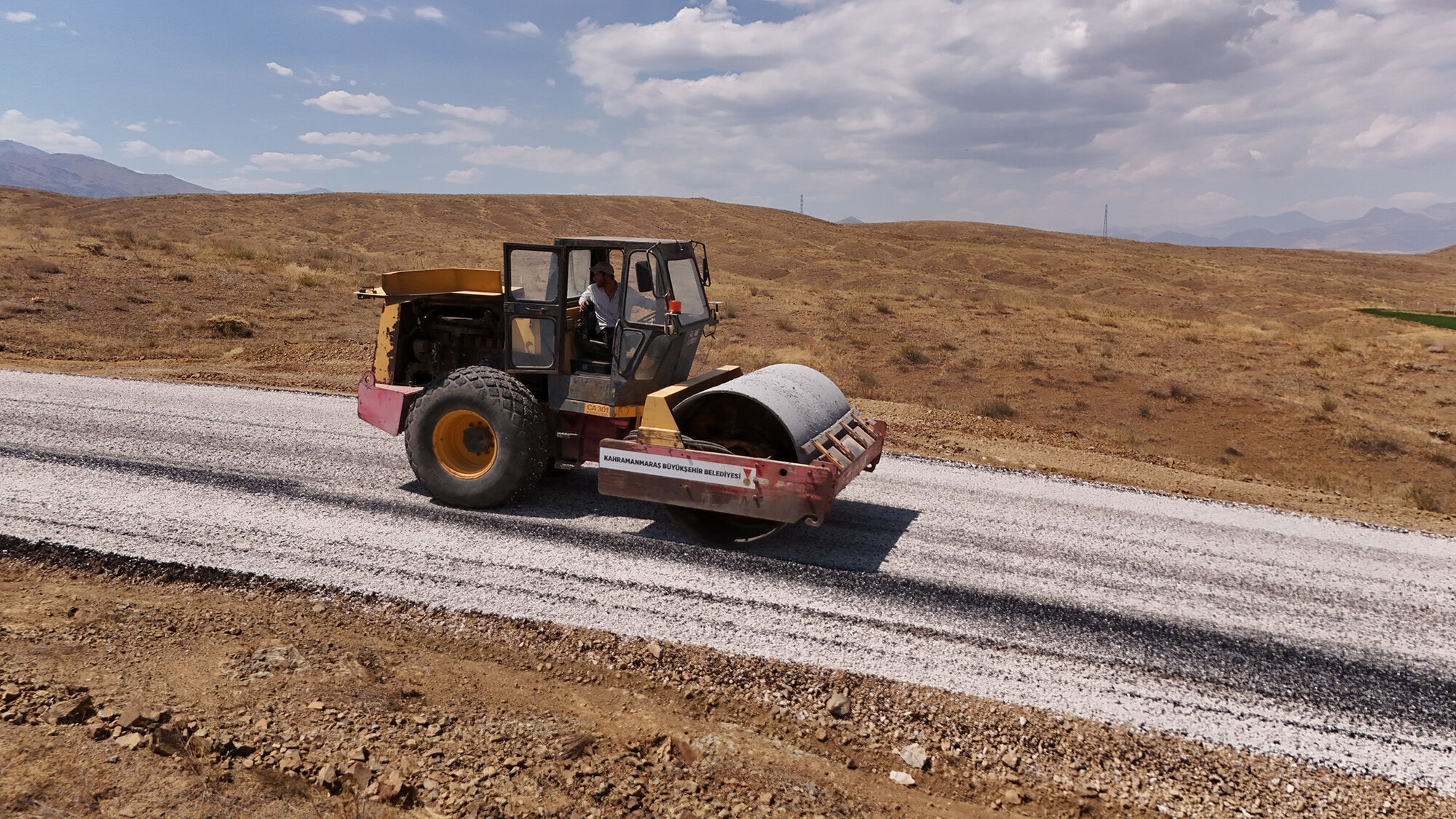Afşin’de Ulaşım Rahatlıyor! Mehre – Çalış Yolu Baştan Yenilendi (5)