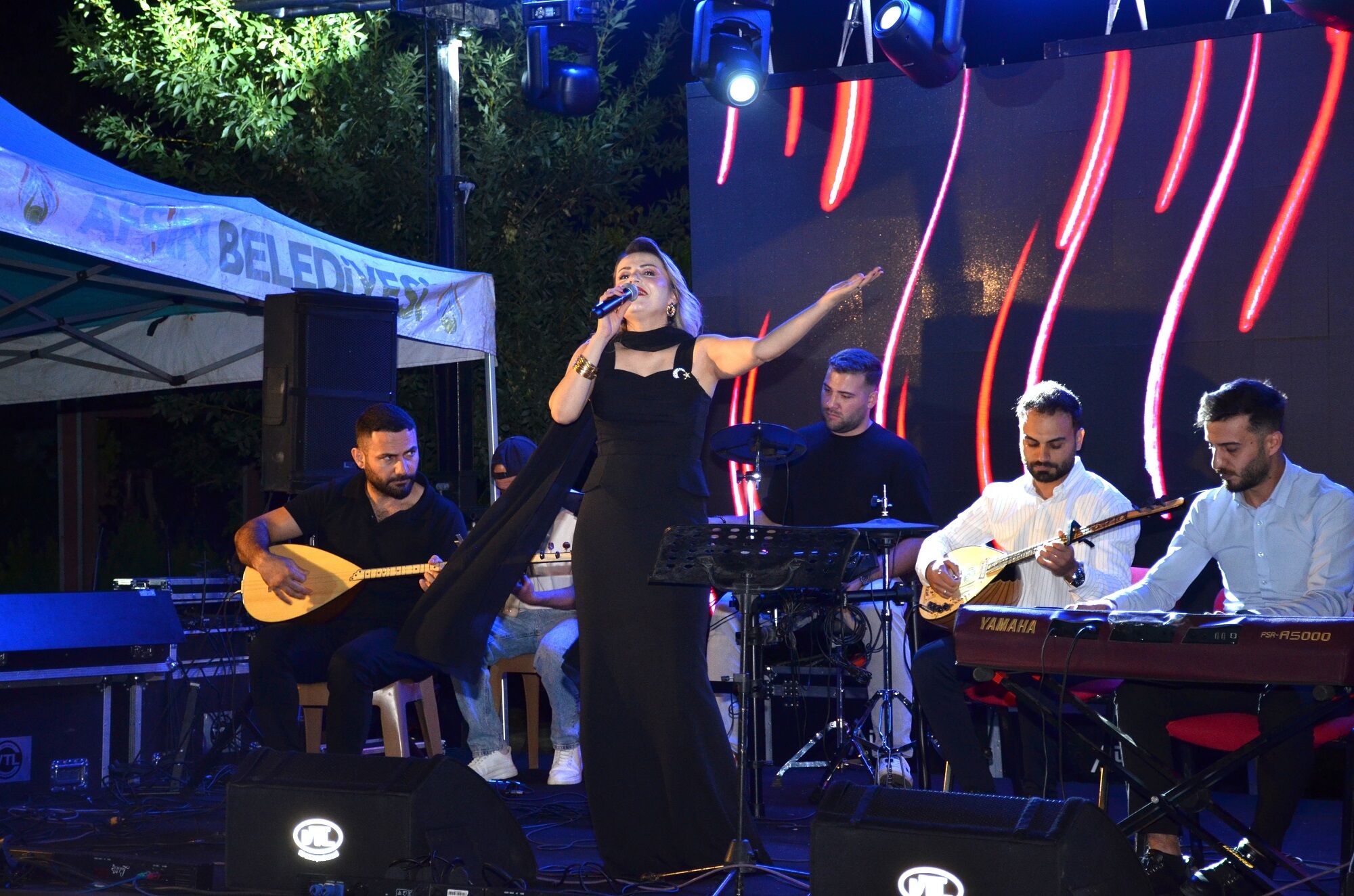 Afşin’de Zafer Bayramı’nın 104. Yılına Özel Konser Düzenlendi (9)
