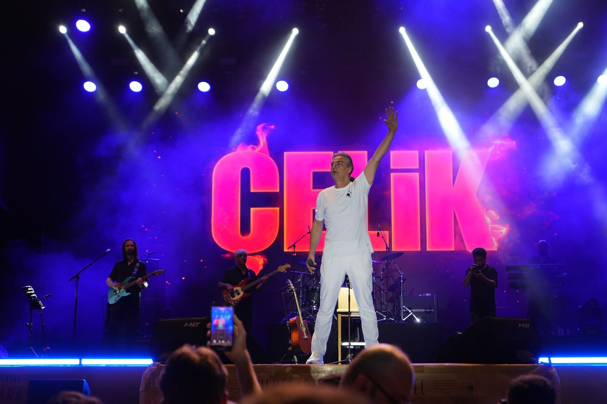 Çelik, Unutulmaz Eserlerini Kahramanmaraşlılarla Seslendirdi (4)