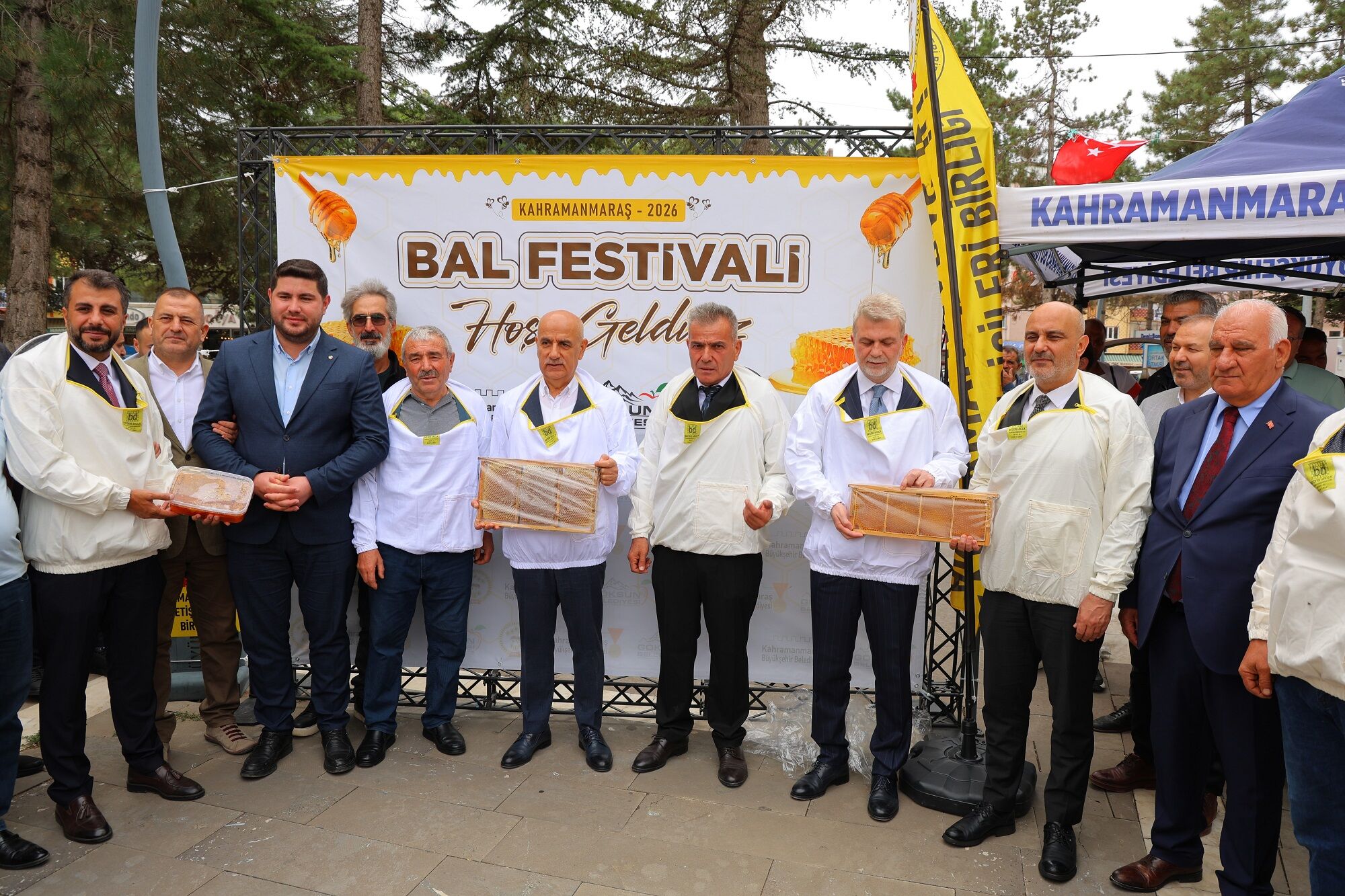 Göksun’da İlk Bal Festivali Düzenlendi 1 Kilo Balı Saniyeler İçinde Tüketti (1)-1