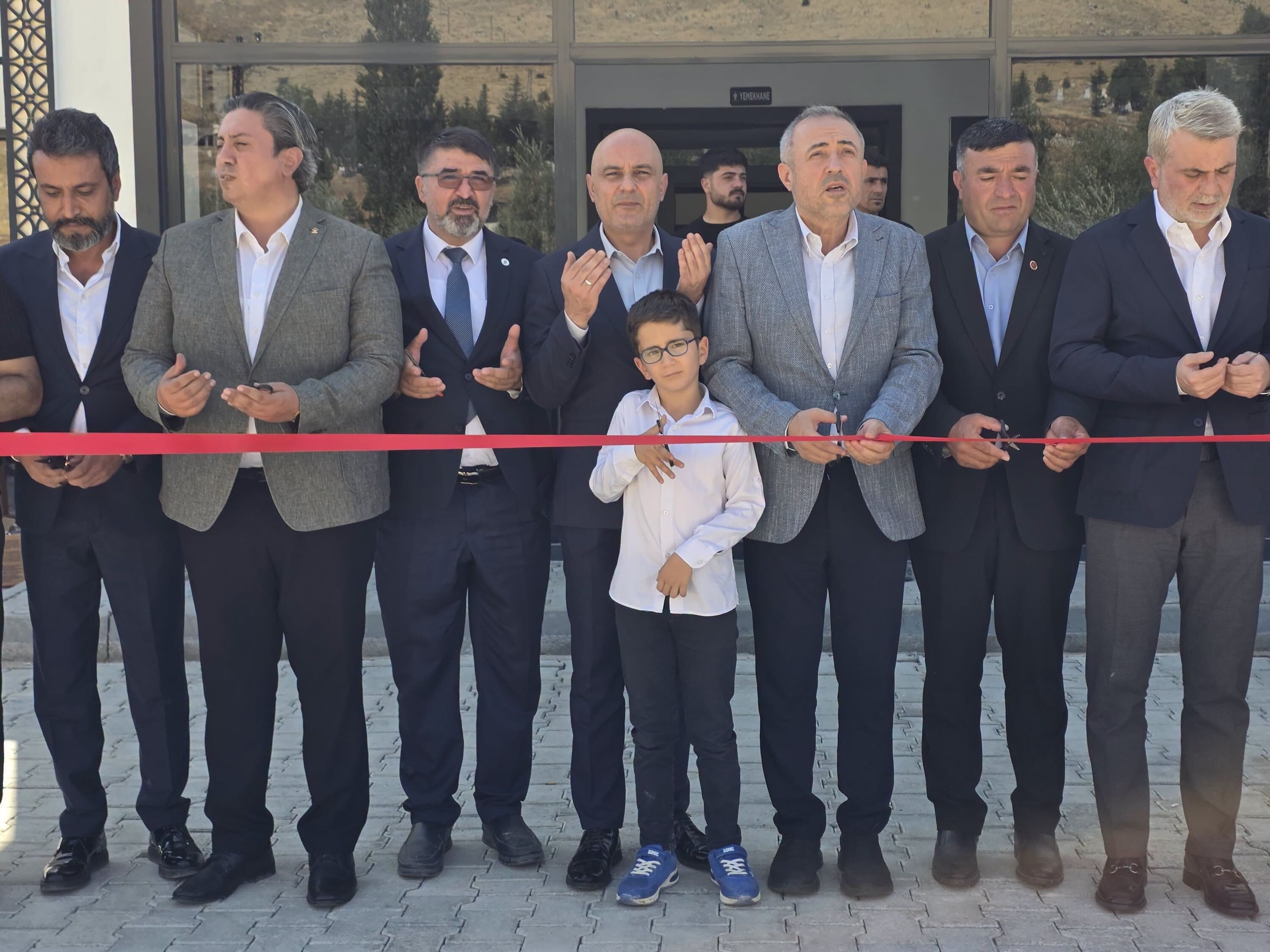 Karahasanuşağı İdris Altun Kültür Kompleksi Törenle Açıldı1