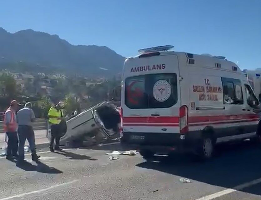 Otomobil Takla Attı 1 Ölü, 1’I Ağır 4 Yaralı (4)
